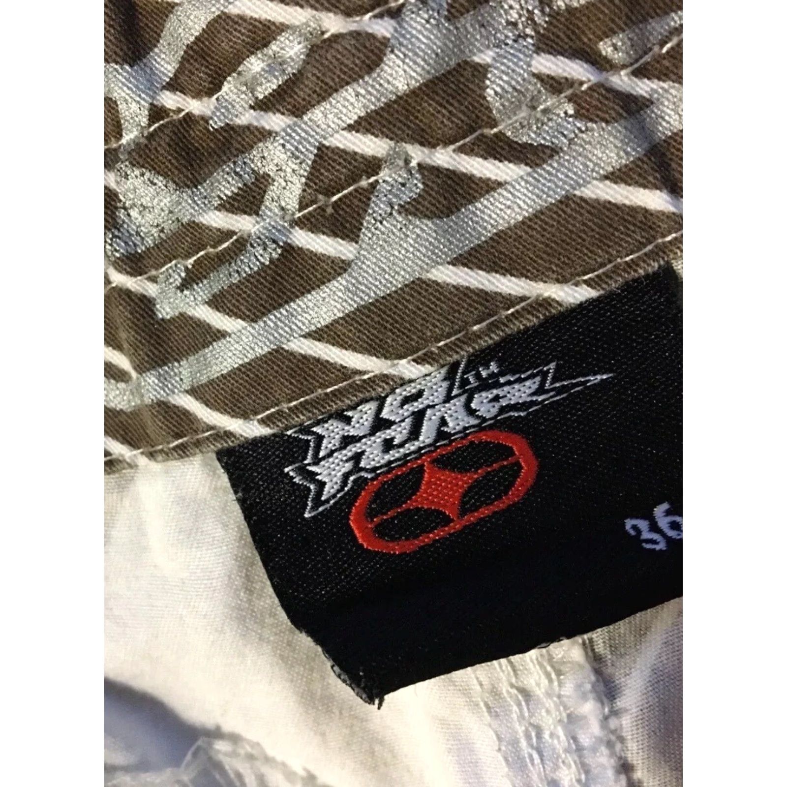 Quiksilver Vtg No Fear Abstract Art AOP Shorts 36 Surf Skate Vaporwave Grunge OP Gotcha Y2K Nike Shirt Size US 36 / EU 52 - 6 Thumbnail