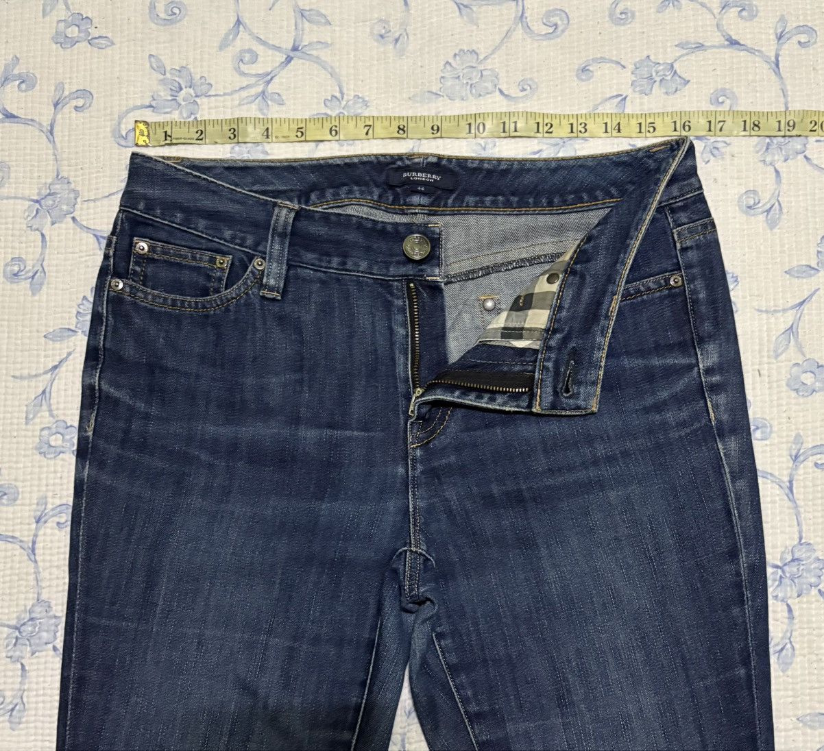 Burberry Burberry Denim Jeans Slim Straight Dark Wash Size US 32 / EU 48 - 3 Thumbnail