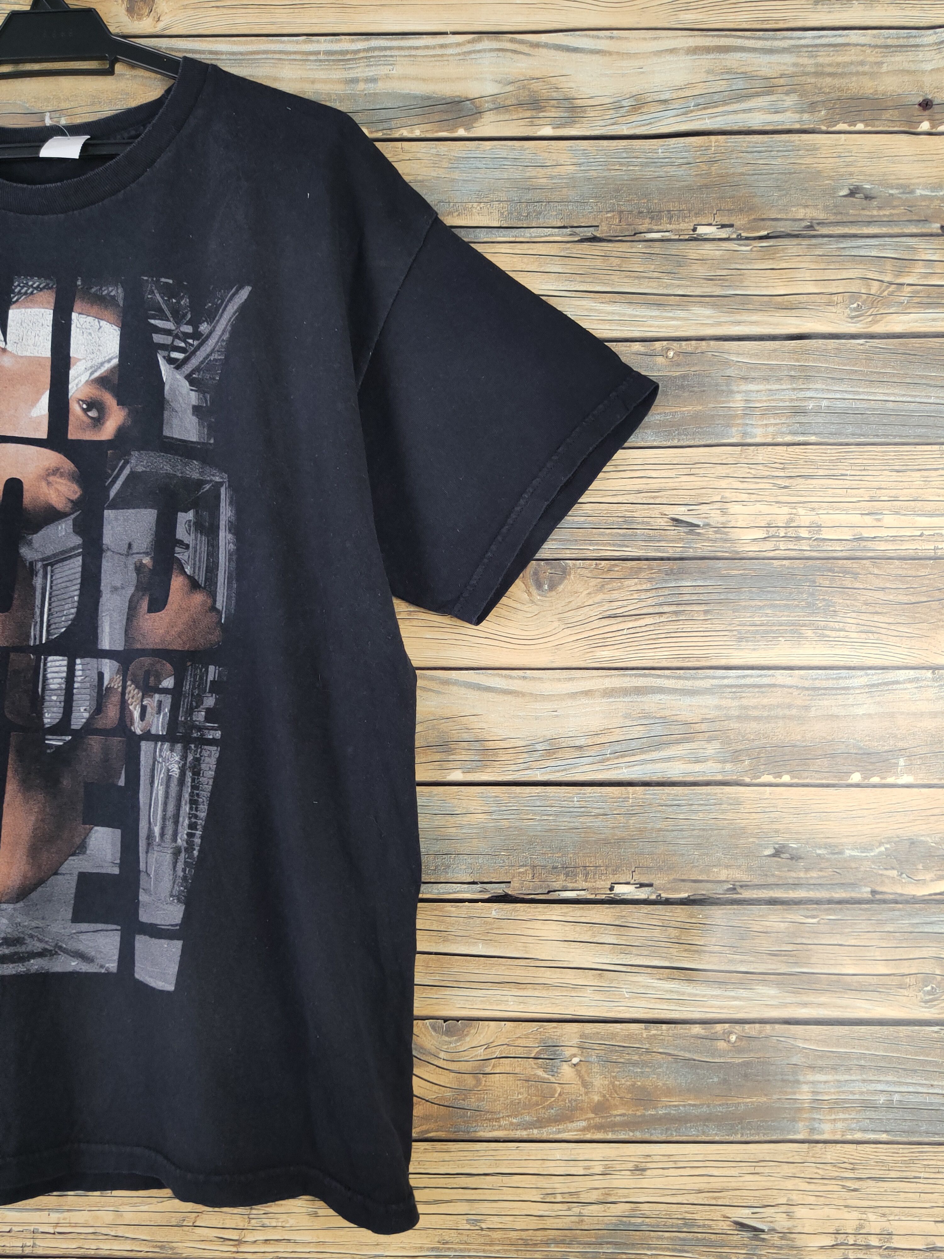 Band Tees DL Tupac Shakur vintage Black Short Sleeve T-shirt #1443 Size US L / EU 52-54 / 3 - 6 Thumbnail