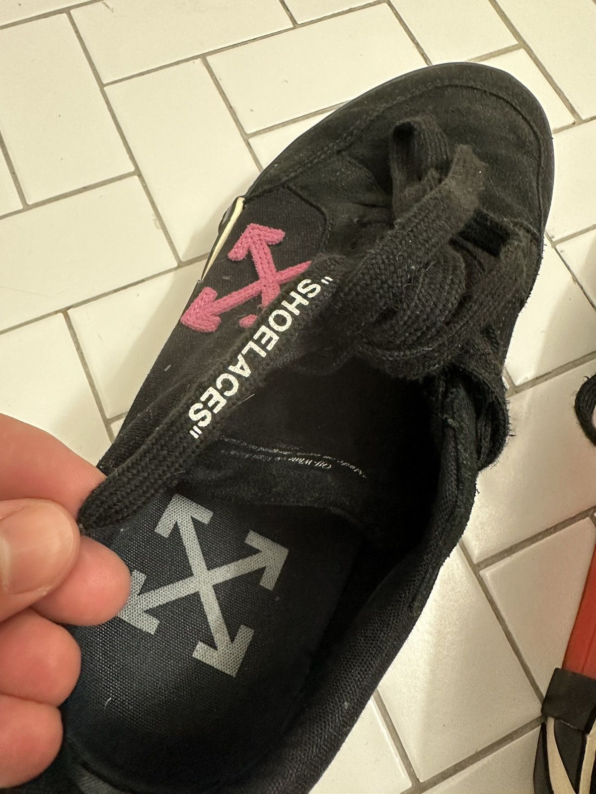 Off-White OFF-White Vulc Low Black Fuchsia Sneakers size 42 Size US 9 / EU 42 - 9 Thumbnail