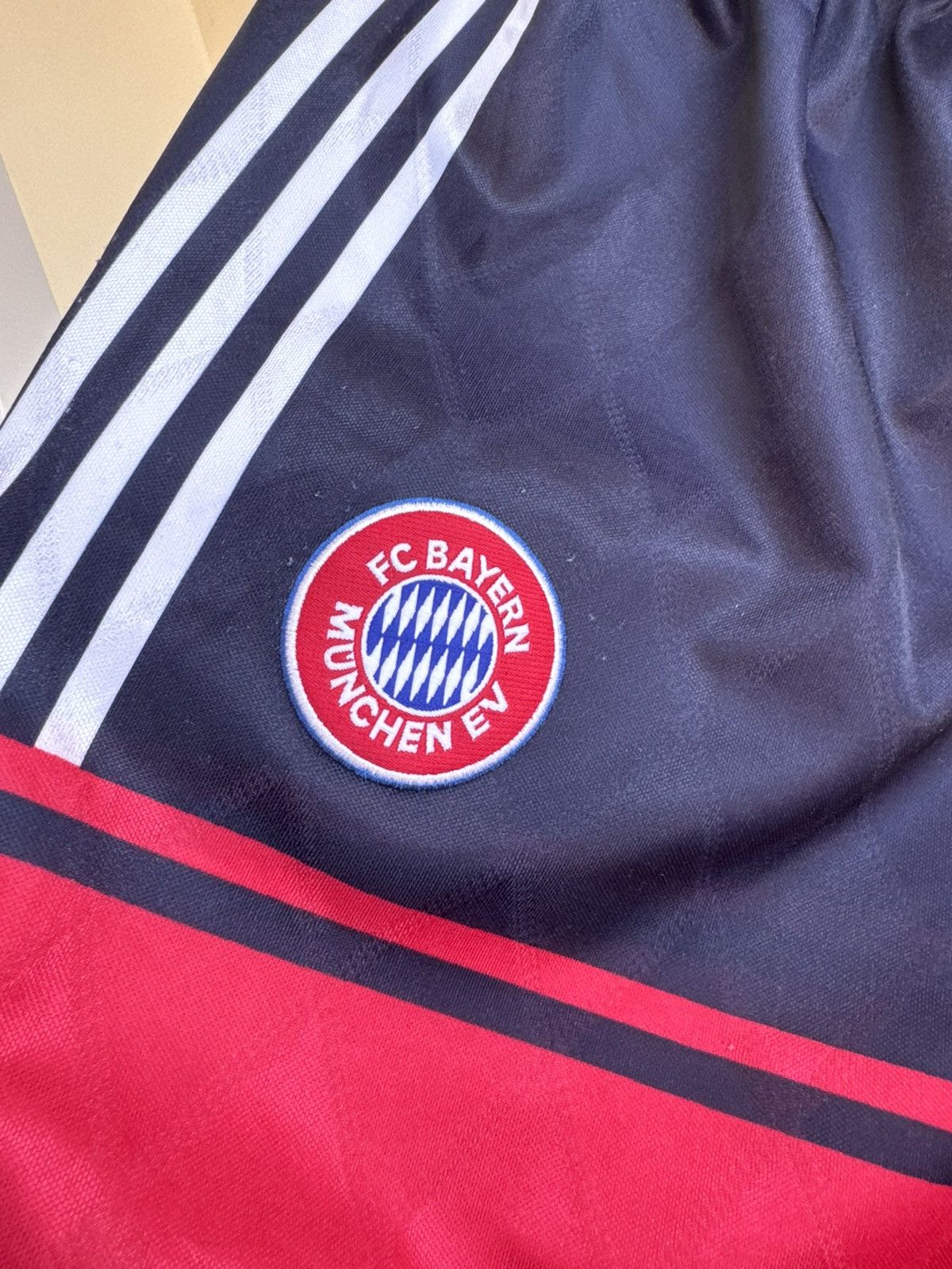 Vintage FC Bayern Munchen soccer shorts 90s vintage men’s M jersey Size US 32 / EU 48 - 4 Thumbnail