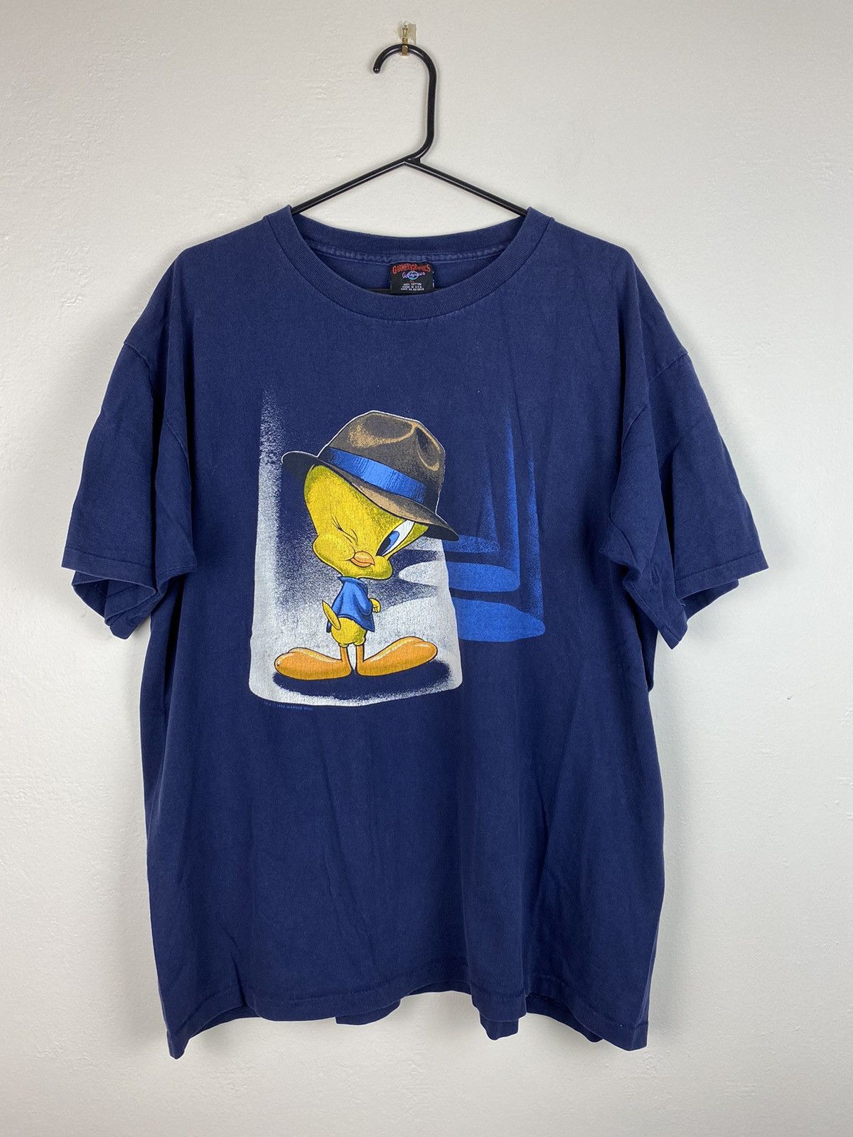 Vintage Vintage 1994 Warner Bros Detective Tweety Single Stitch Tee Size US XL / EU 56 / 4 - 1 Thumbnail