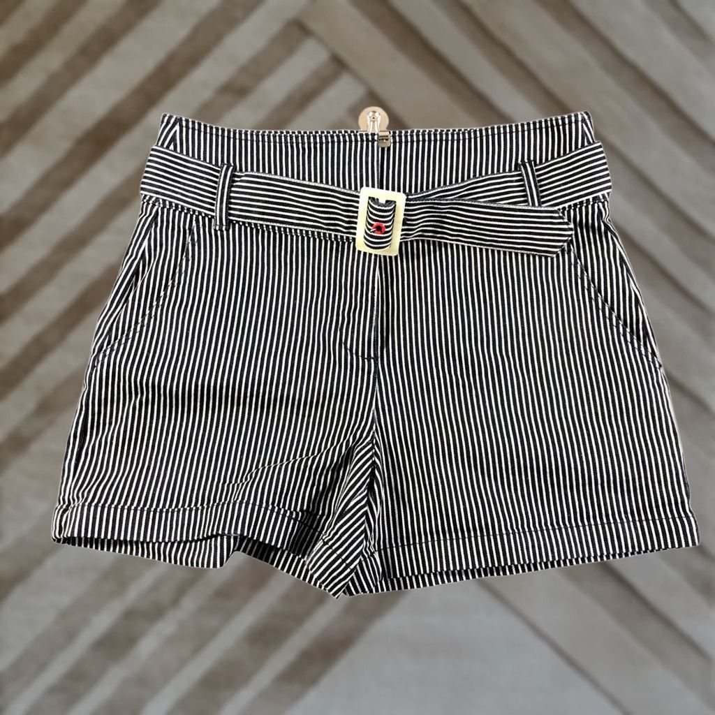 Anthropologie VINTAGE? No. Etitwa by Anthropologie Navy White Pinstripe Belted Shorts Women Sz 12 High Rise Size 34" / US 12 / IT 48 - 1 Thumbnail