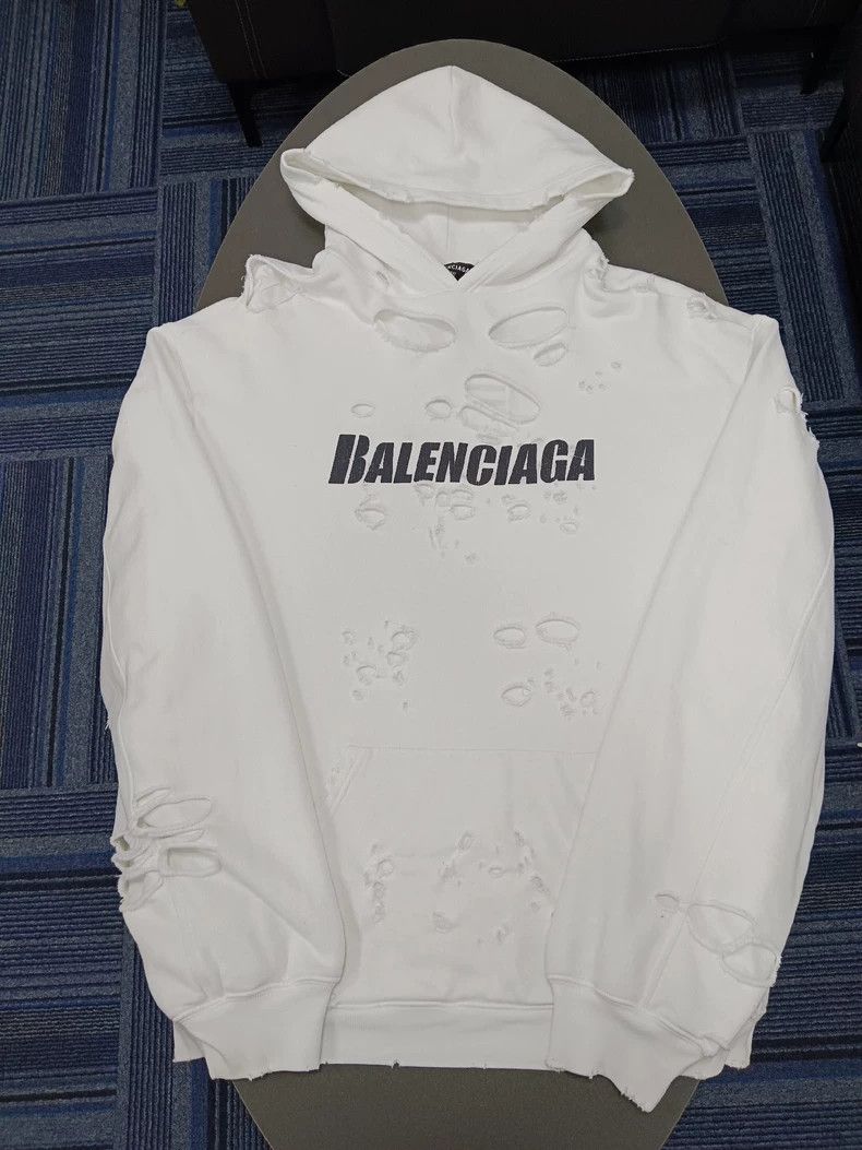 Balenciaga Balenciaga Destroy the wind letter printed hooded sweater Size US M / EU 48-50 / 2 - 1 Thumbnail