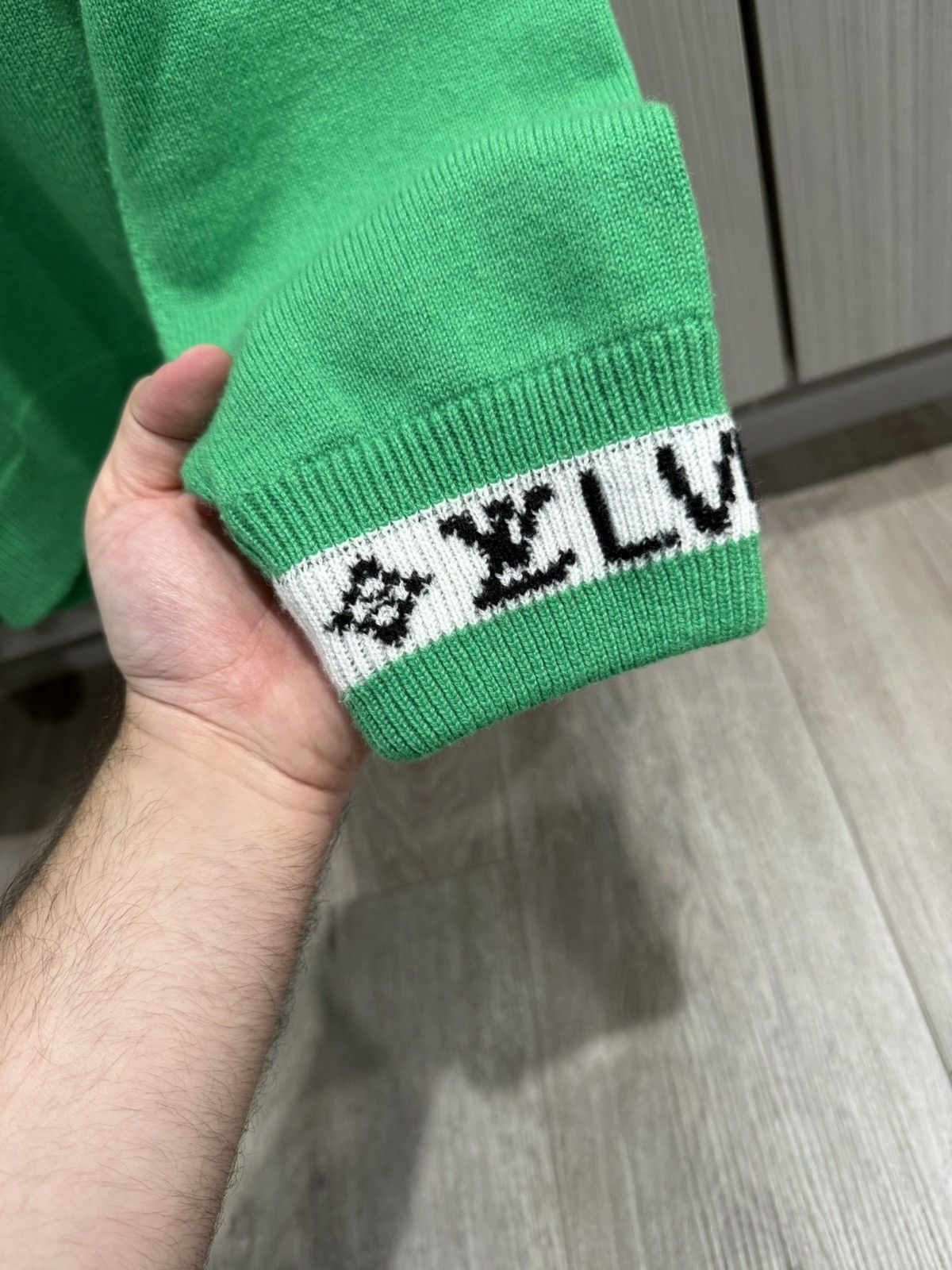 Louis Vuitton Louis Vuitton Green Cuff Logo Knit Sweater Size US L / EU 52-54 / 3 - 4 Thumbnail