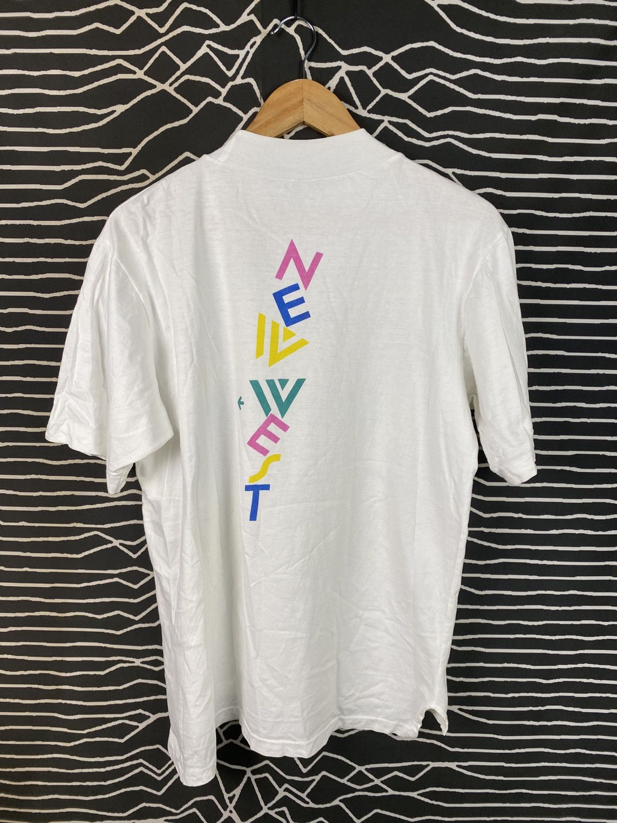 Vintage Vintage 90s NEW WEST Animal Pop Art T-Shirt - Single Stitch Size US M / EU 48-50 / 2 - 2 Thumbnail