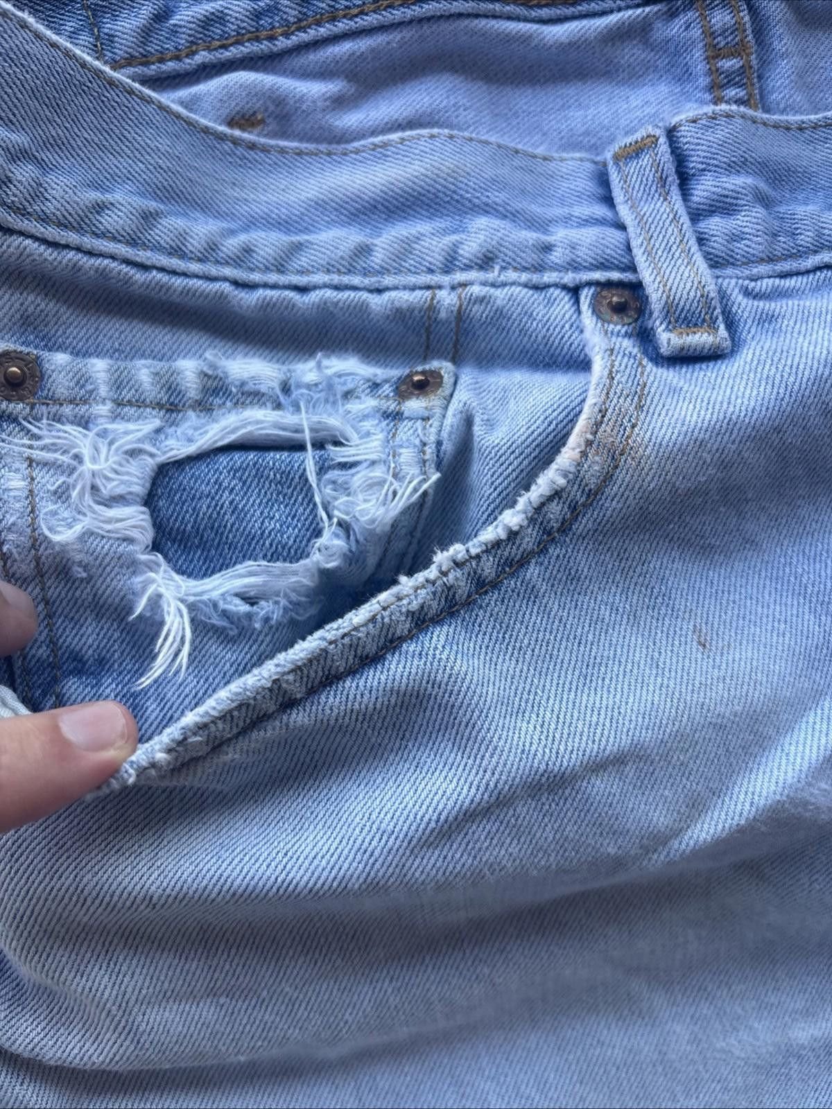Levi's VTG Levi 550 Relaxed Fit Jeans Men’s 32x40 Blue Light Denim Size US 32 / EU 48 - 4 Thumbnail