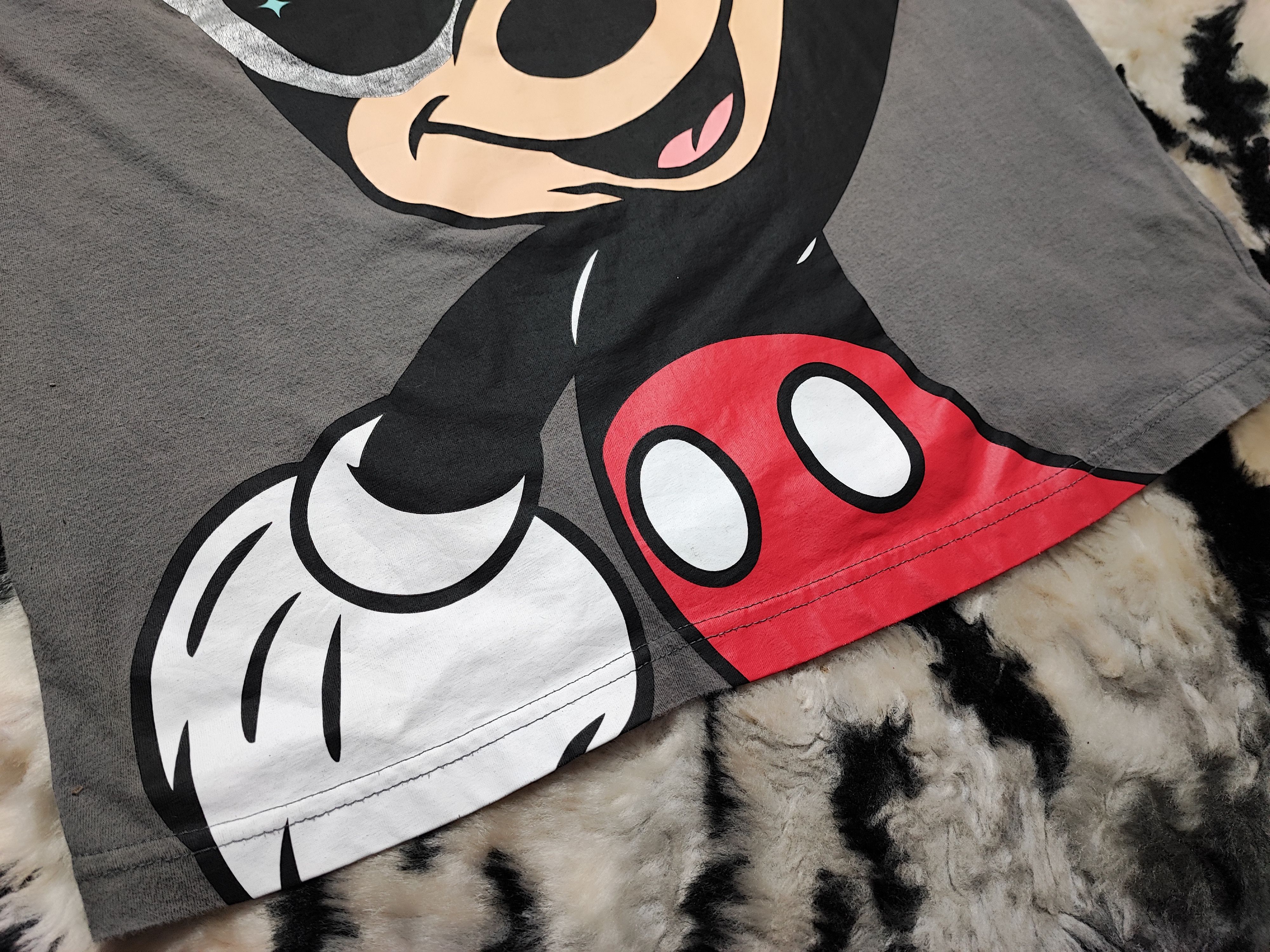 Disney × Too Cute Guetta Bros. × Who Decides War Disney Mickey Tshirt Distress Size US M / EU 48-50 / 2 - 4 Thumbnail