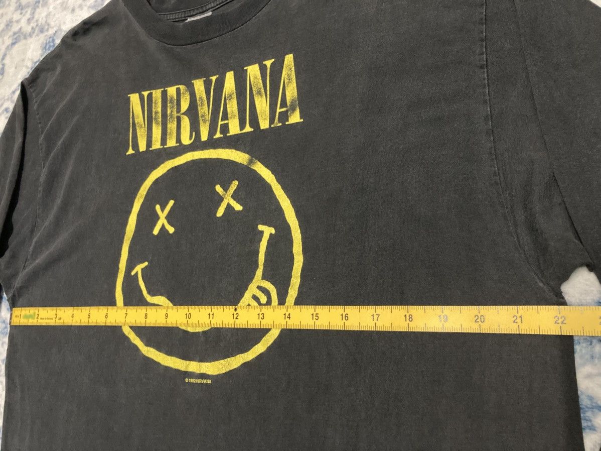 Nirvana Vintage 1992 Nirvana Smiley Face L/S T-Shirt Size US L / EU 52-54 / 3 - 14 Thumbnail