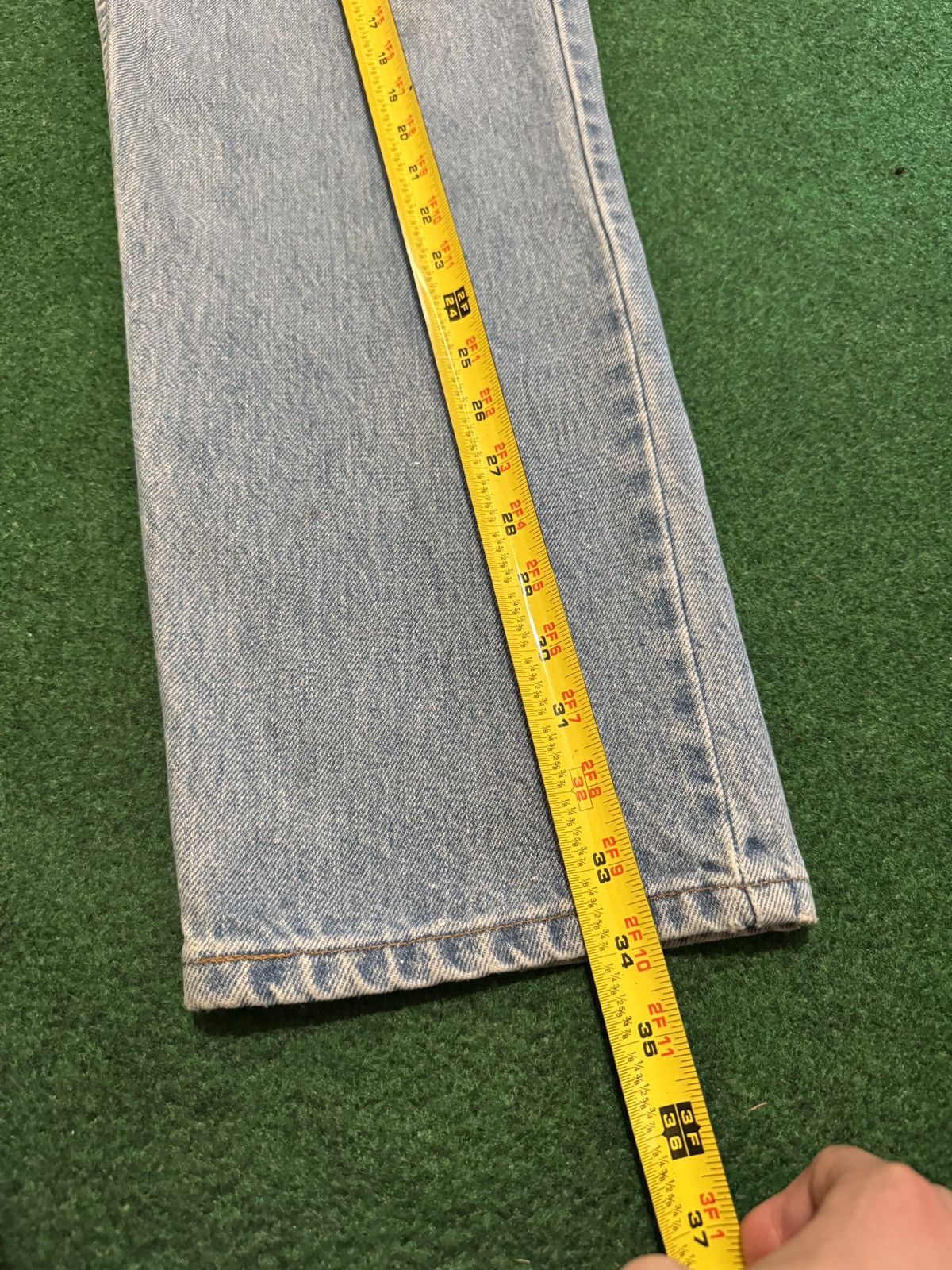 Levi's Vintage Clothing Vintage Levi’s 550 Relaxed Light Wash 32x34 Grunge Jeans Size US 32 / EU 48 - 6 Thumbnail