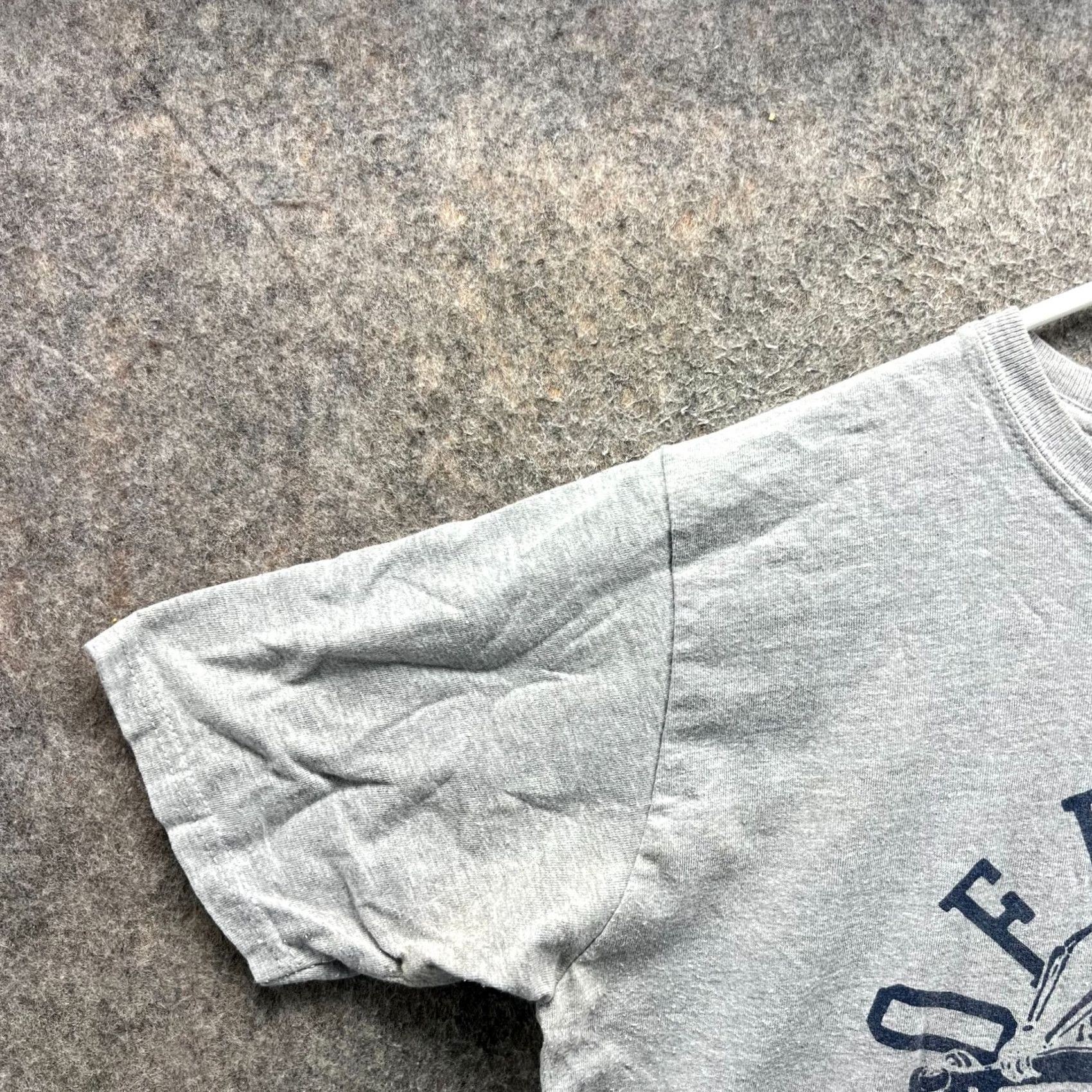 Vans VANS Shirt Mens Large Gray Crewneck Spell Out Logo Classic Skate Off the Wall Shirt Mens Large Gray Crewneck Nike? Size US L / EU 52-54 / 3 - 7 Thumbnail