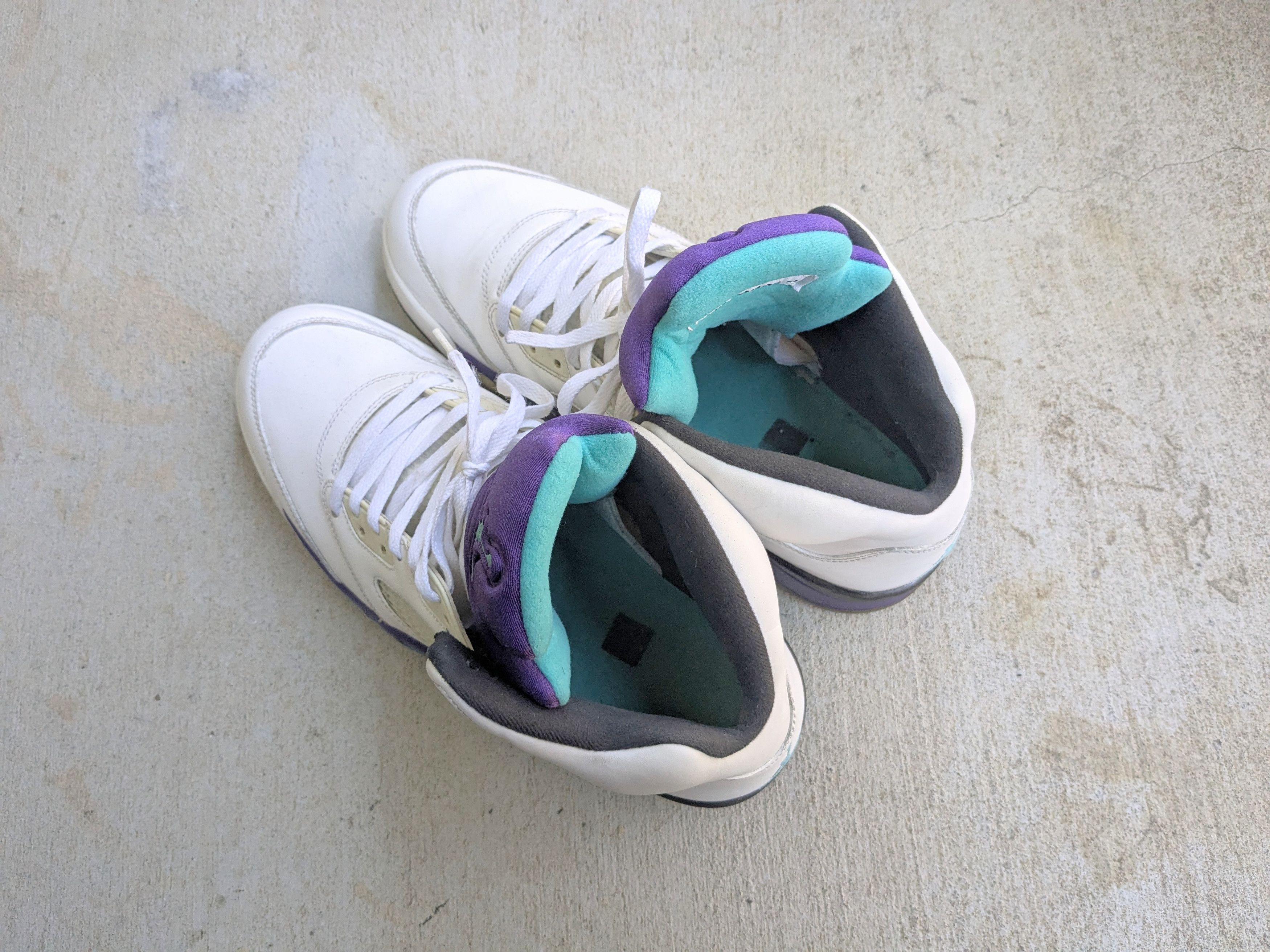 Jordan Brand Nike Air Jordan 5 Retro Grape 2013 White Purple 136027-108 Size US 12 / EU 45 - 10 Thumbnail
