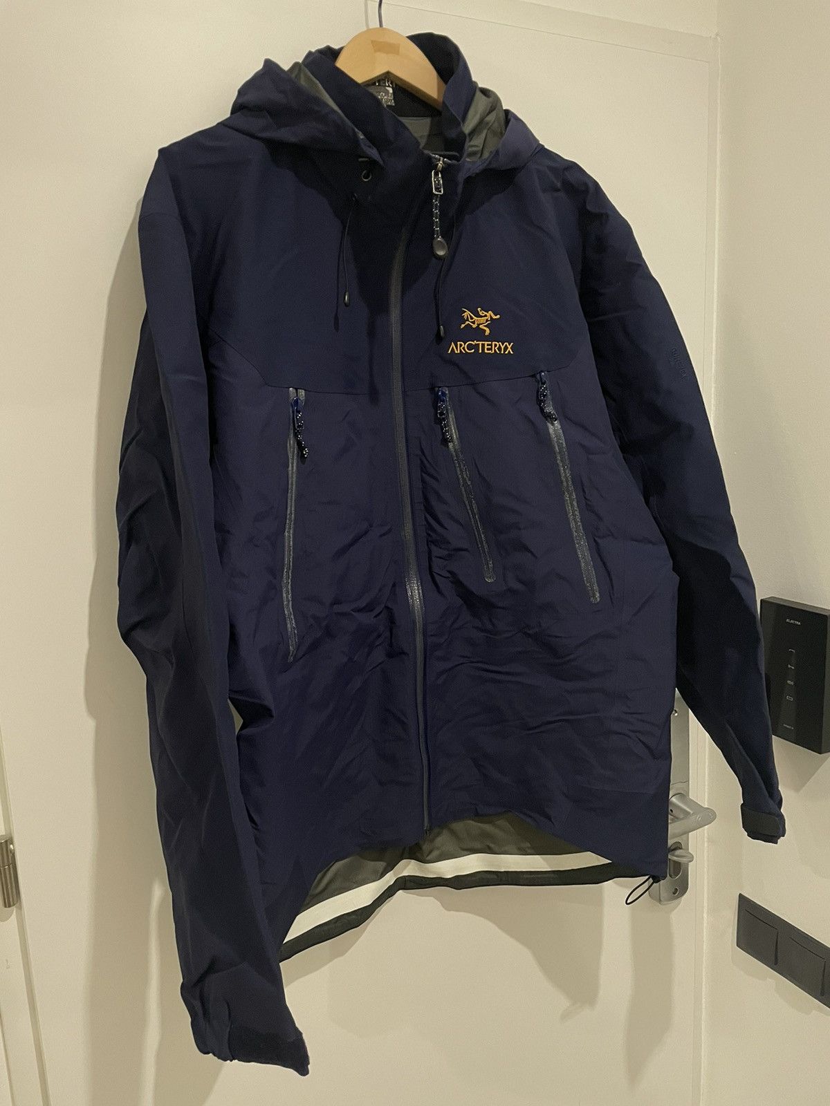 Arc'teryx Arcteryx Theta AR 24KT Dark Blue Purple Beta AR 2000s Size US L / EU 52-54 / 3 - 2 Thumbnail