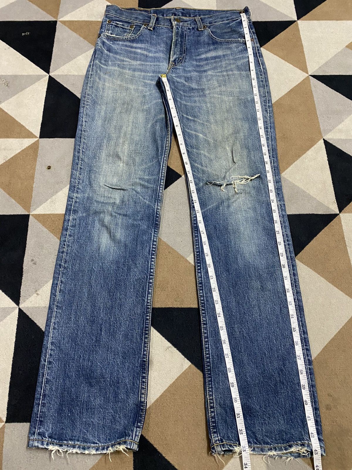 Levi's Distressed vintage Levi's 501 jeans with a relaxed fit jeans Size US 32 / EU 48 - 17 Thumbnail