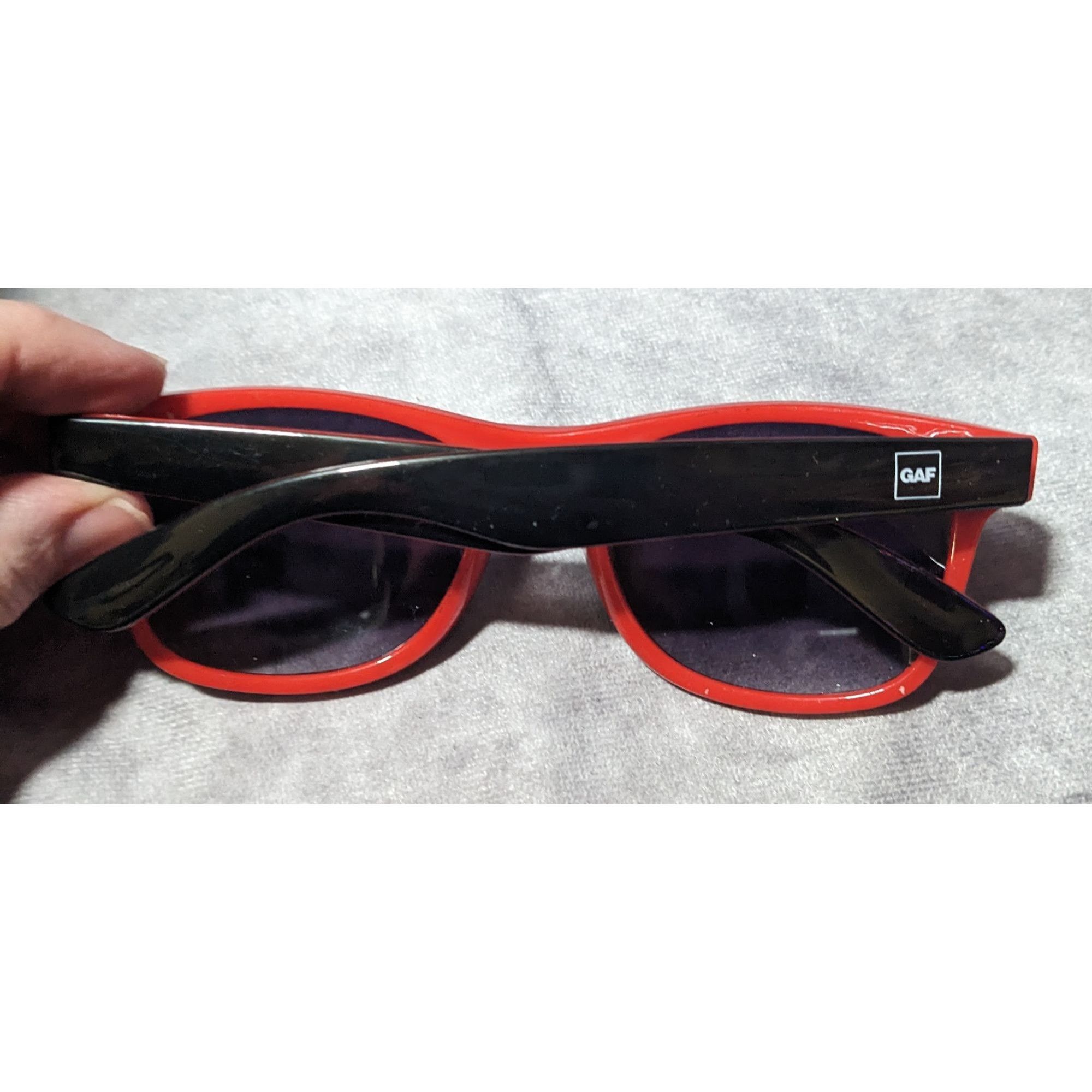 Other Red And Black Classic Retro GAF Branded Sunglasses Size ONE SIZE - 3 Thumbnail