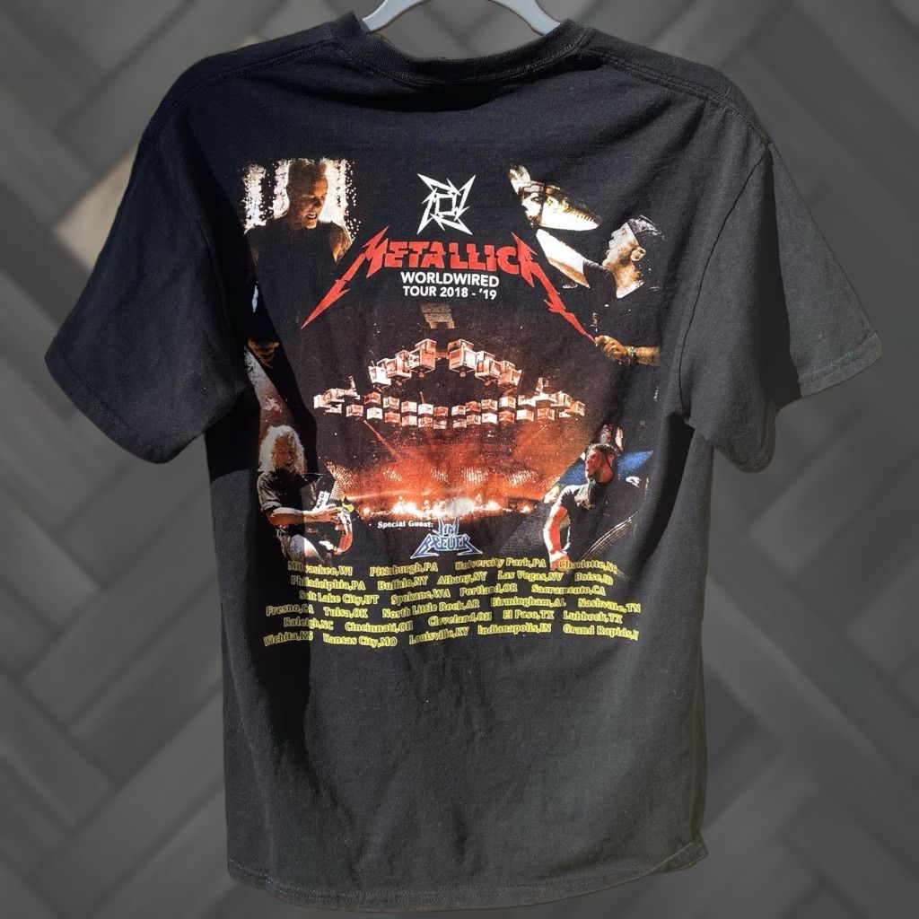 Gildan 2018 Wiz Khalifa Dazed & Blazed Summer Tour Graphic Shirt