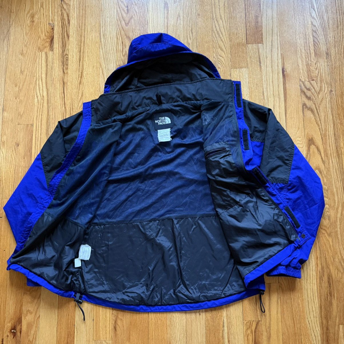The North Face Vintage North Face Light Zip Up Jacket Blue Size M Size US M / EU 48-50 / 2 - 3 Thumbnail