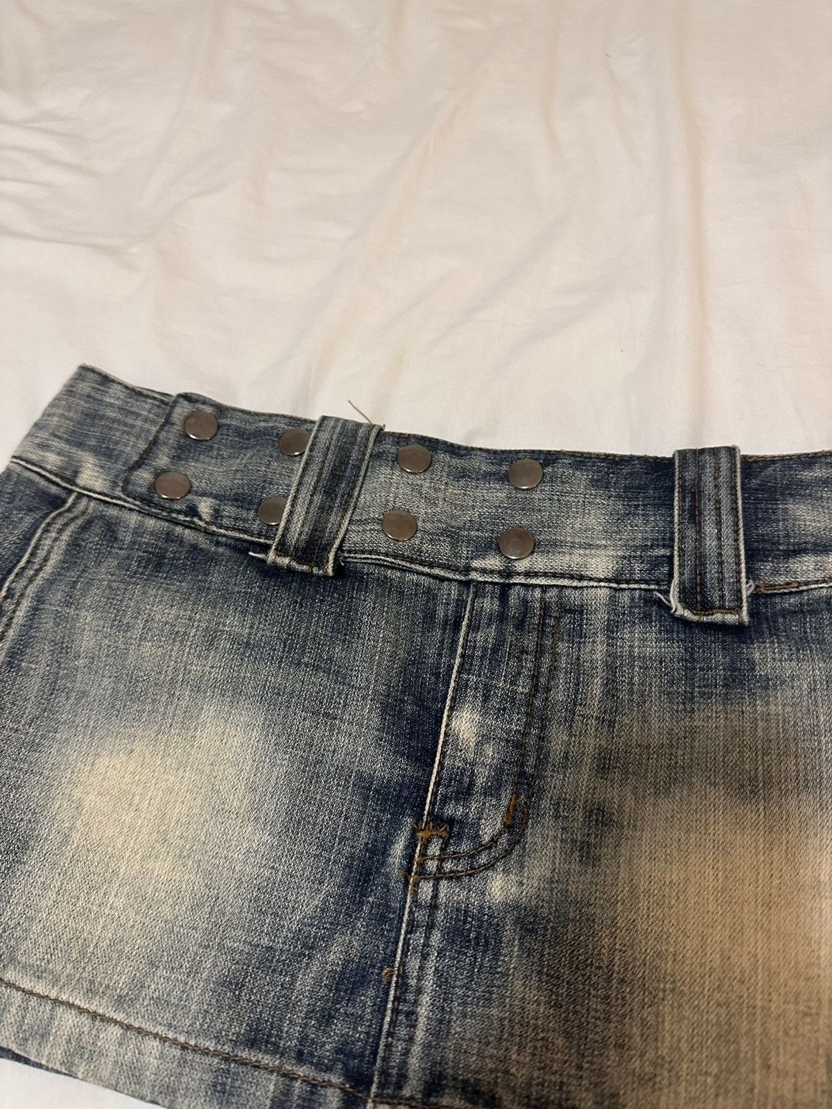 Insane Cult Vintage denim mini skirt with buttons and strap Size 30" / US 8 / IT 44 - 3 Thumbnail
