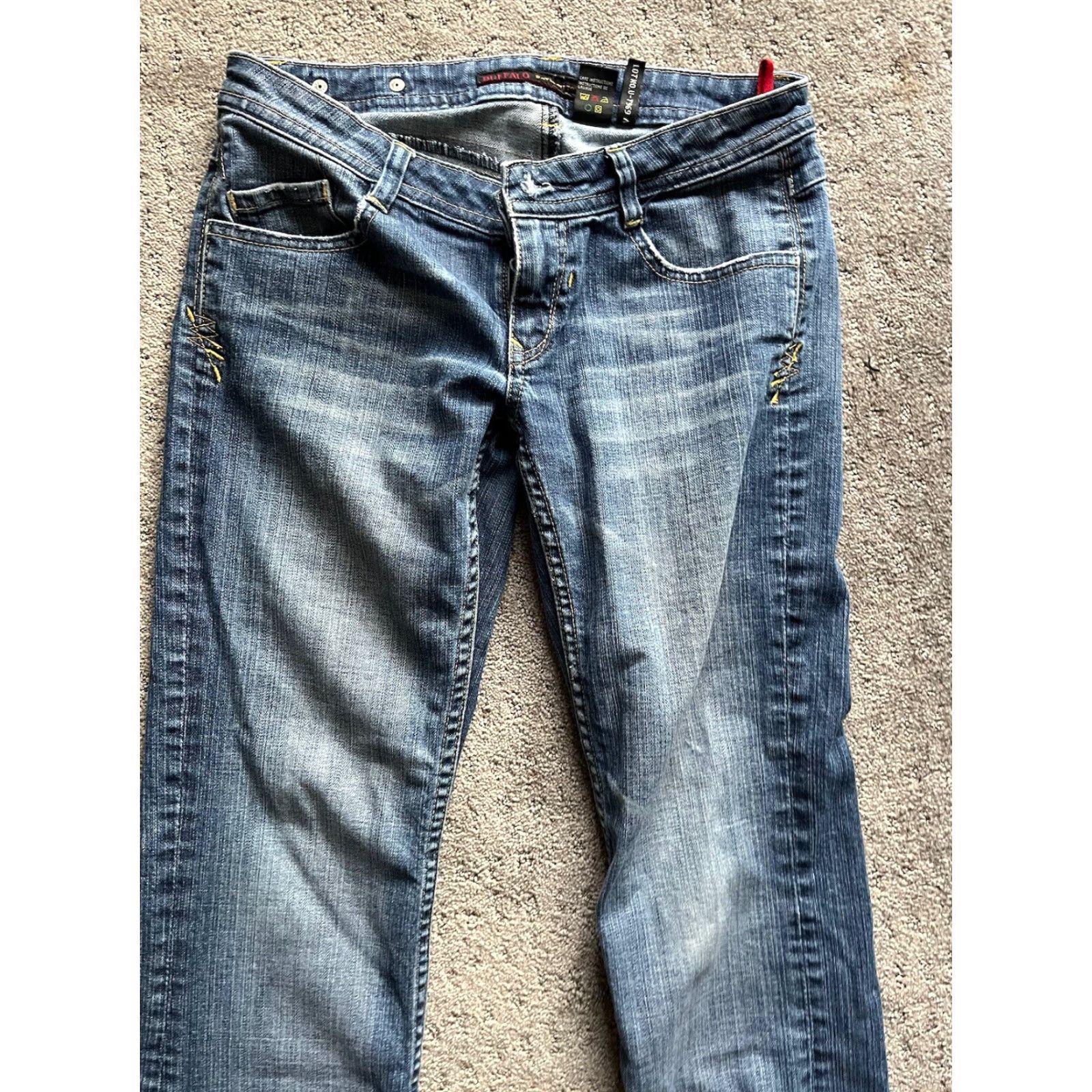 Buffalo David Bitton VINTAGE Buffalo David Bitton Pure Jeans 27 Flared Leg Womens Jeans 27 Blue 28 Inseam Ultra Low Rise Size 27" / US 4 / IT 40 - 4 Thumbnail