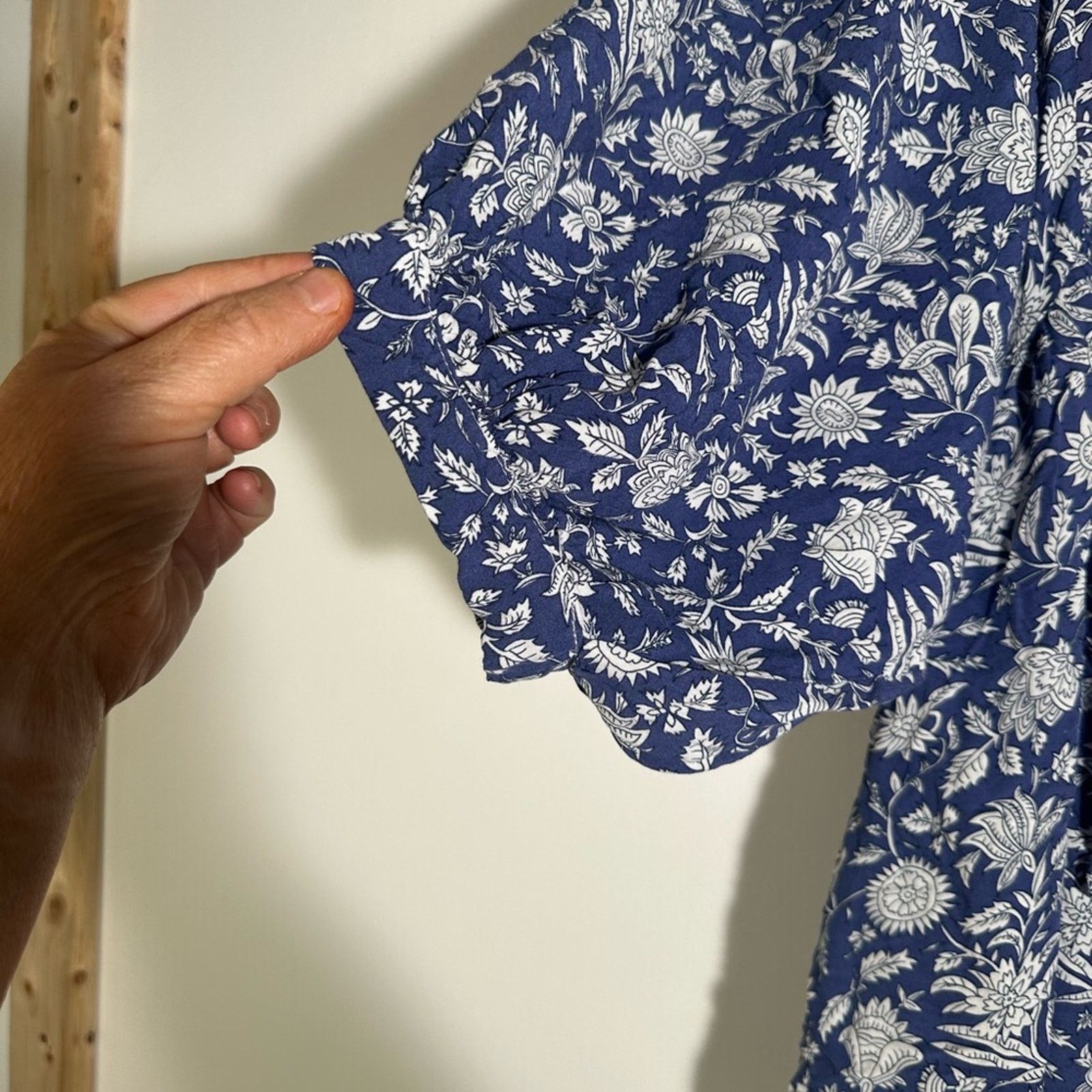 Shein Floral Blue and White Rayon Dress Size XL / US 12-14 / IT 48-50 - 4 Thumbnail