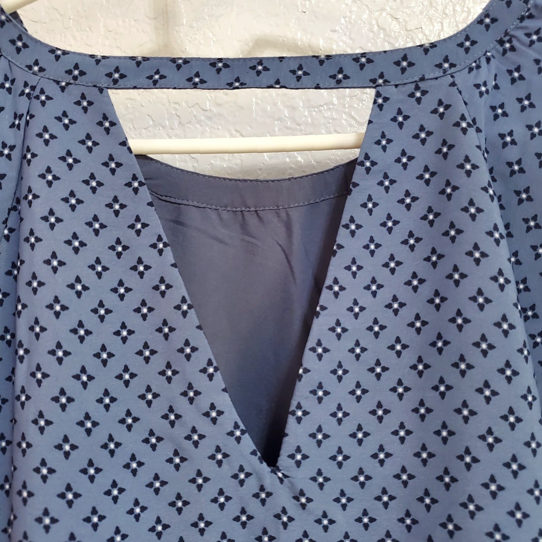 Abercrombie & Fitch VINTAGE Abercrombie & Fitch Dress Women S Blue Floral Flutter Sleeves Keyhole Back Pockets Size S / US 4 / IT 40 - 5 Thumbnail