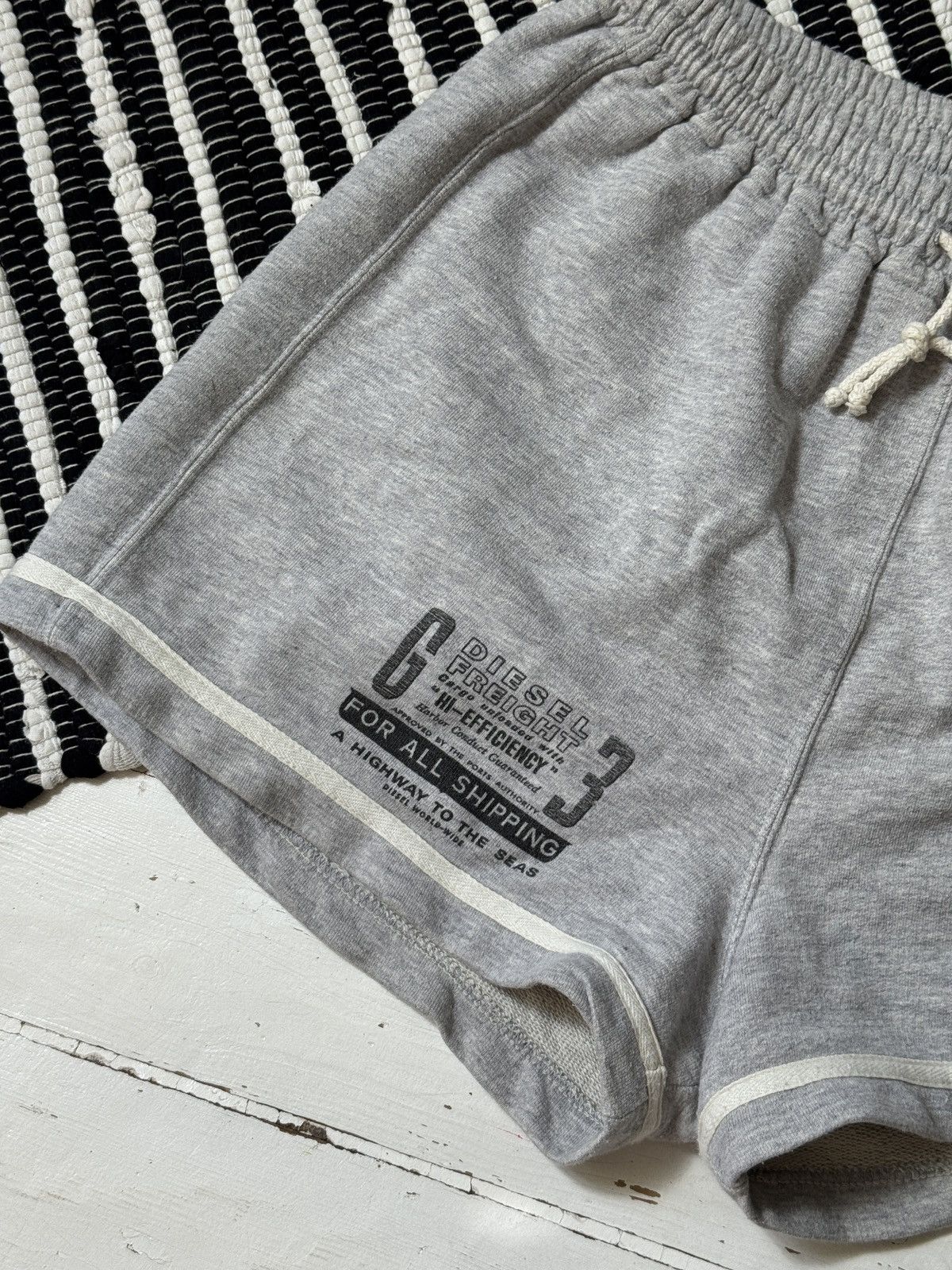 Diesel VINTAGE DIESEL 2000s BASIC GREY SHORTS Size 30" / US 8 / IT 44 - 2 Thumbnail