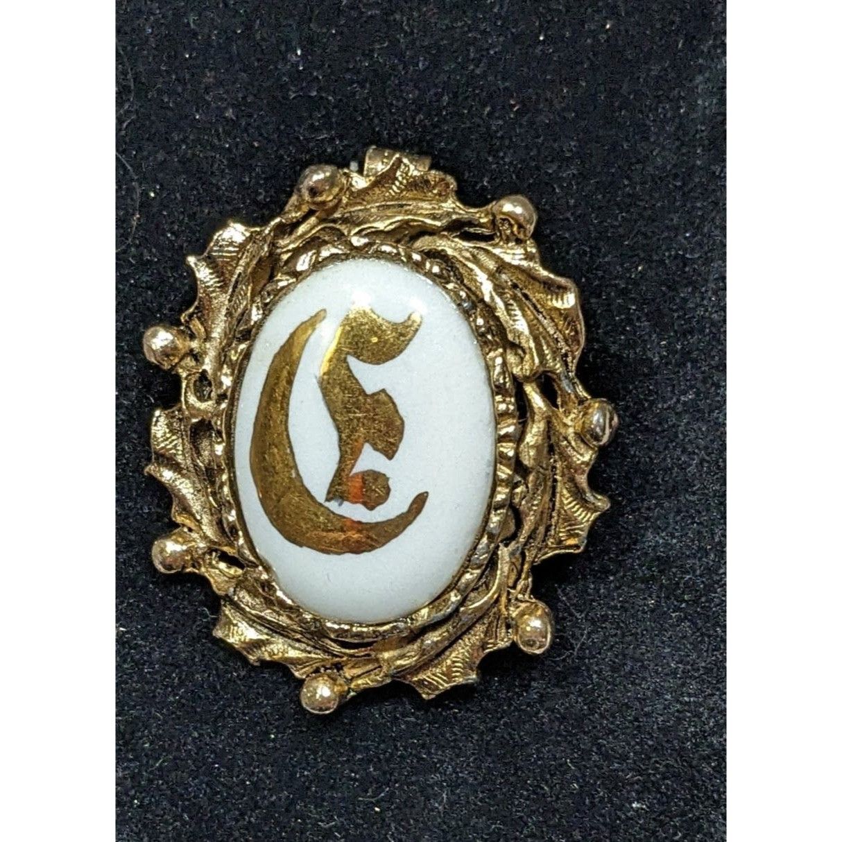 Other Vintage Gilded Hand Painted Victorian E Porcelain Brooch/Pen Size ONE SIZE - 3 Thumbnail