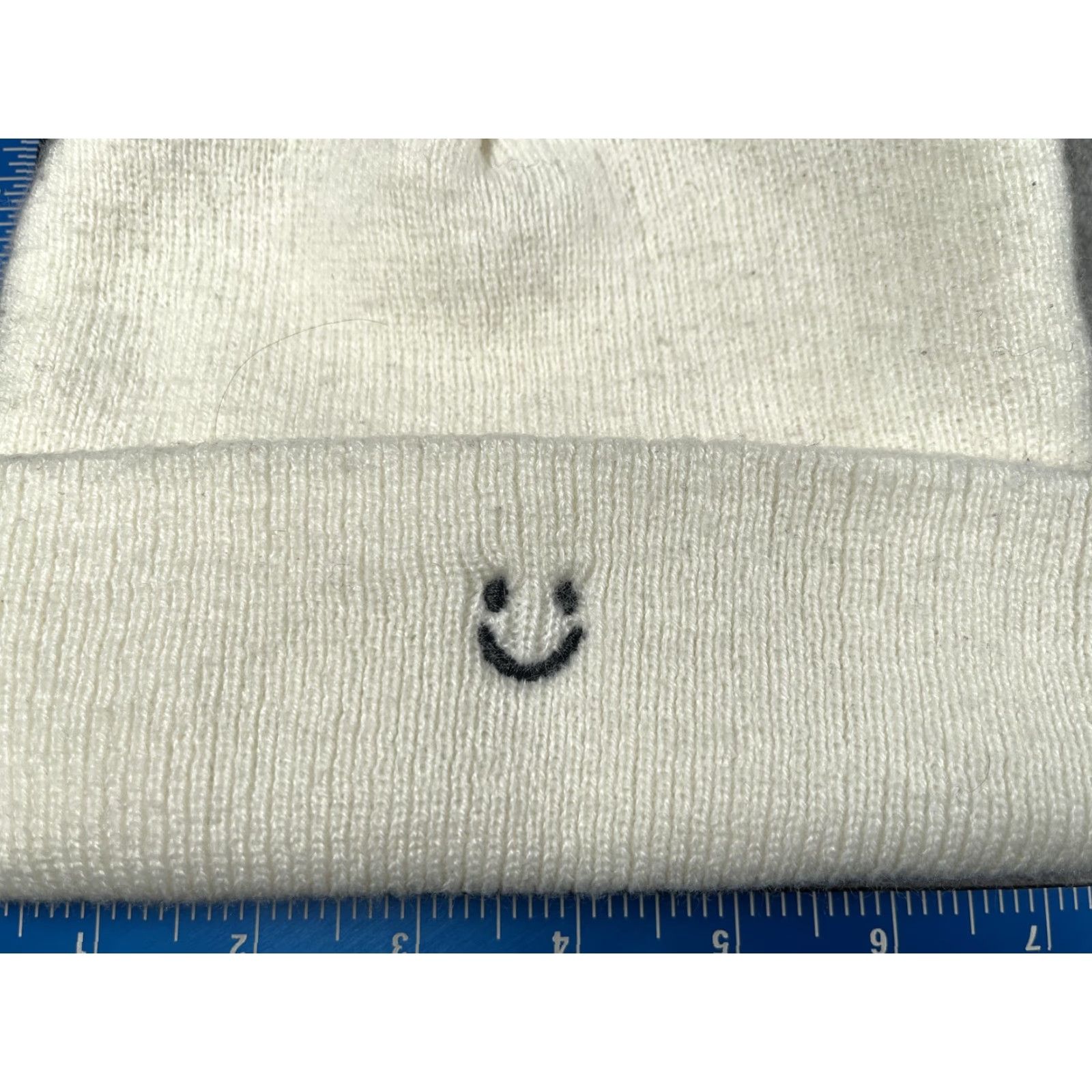 Vintage Happy Face Hat Beanie Unisex One Size White Knit Embroidered Stretch Winter Size ONE SIZE - 2 Thumbnail