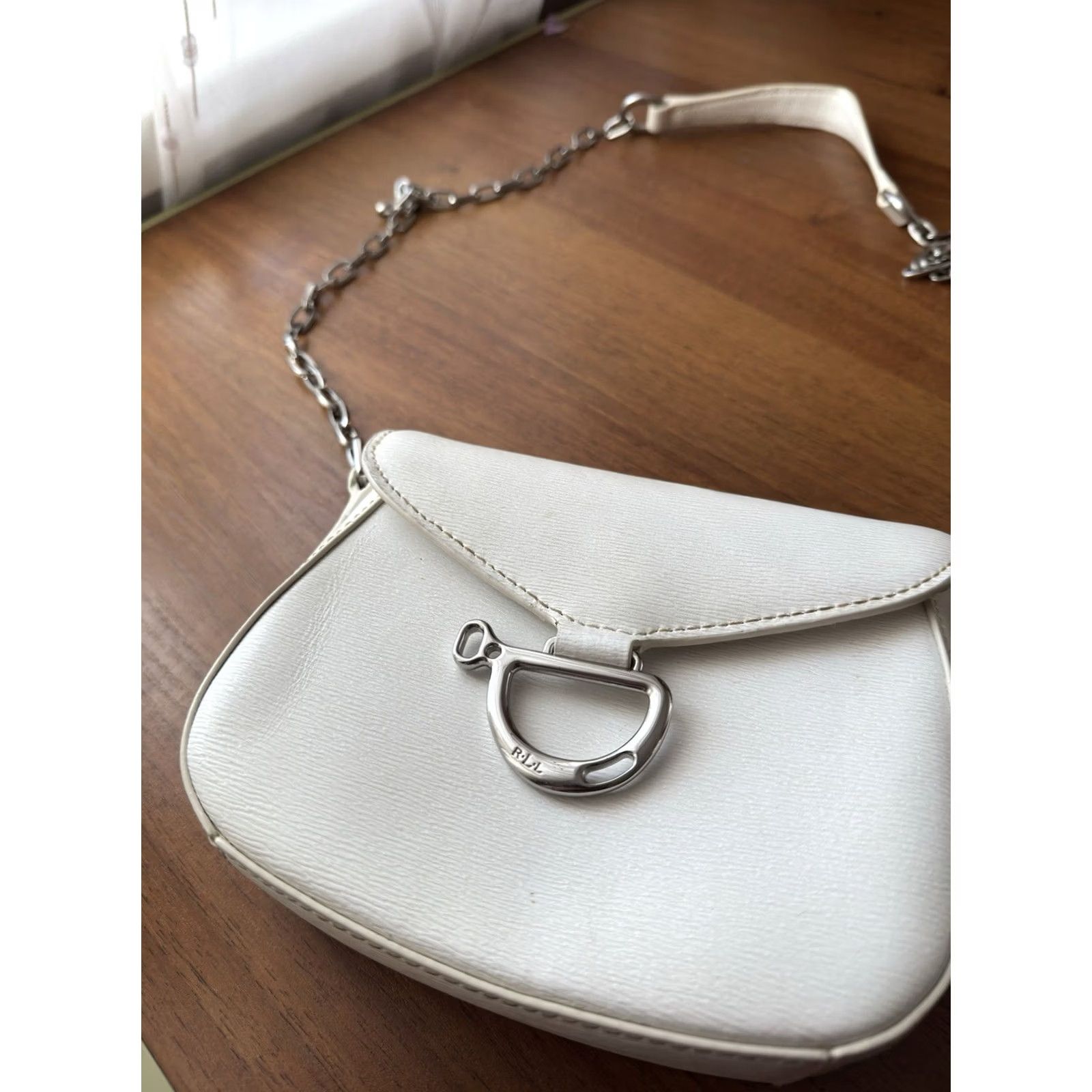 Ralph Lauren VINTAGE Ralph Lauren Leather White Messenger Bag Women Small XS Bag Small White Leather Messenger Bag 90s City Classic Designer Casual Womens Size ONE SIZE - 4 Thumbnail