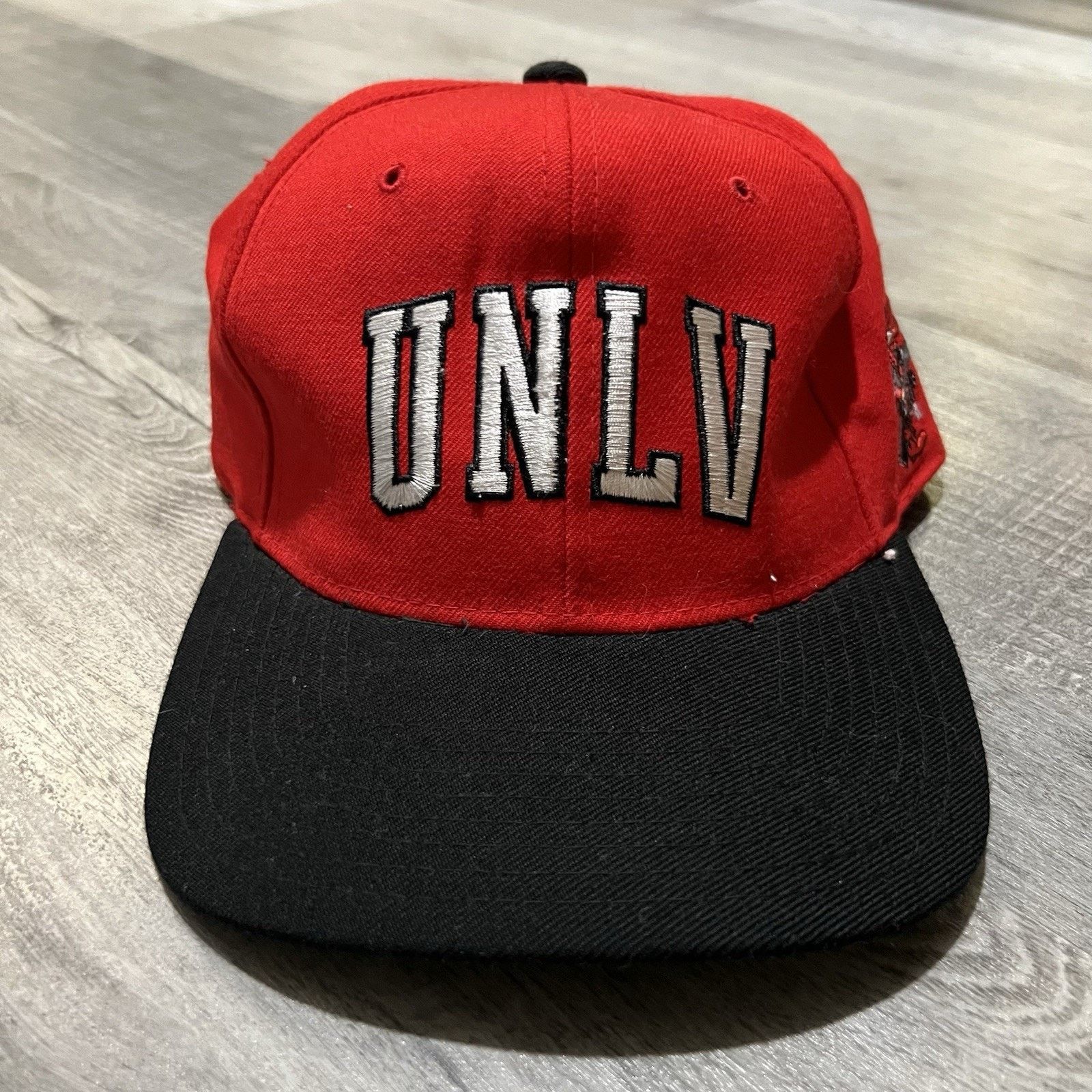 Starter Vintage UNLV Runnin Rebels Starter Fitted Hat Cap Wool 7 1/4 Size ONE SIZE - 1 Thumbnail
