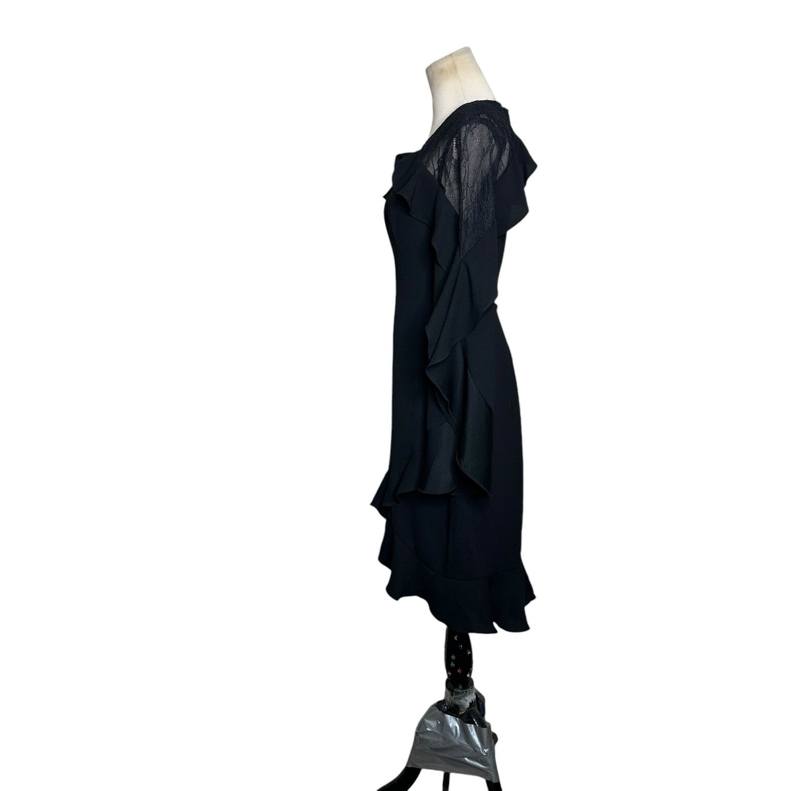 Bcbgmaxazria BCBGMAXAZRIA open back lace detail party dress size 4 Size S / US 4 / IT 40 - 12 Thumbnail