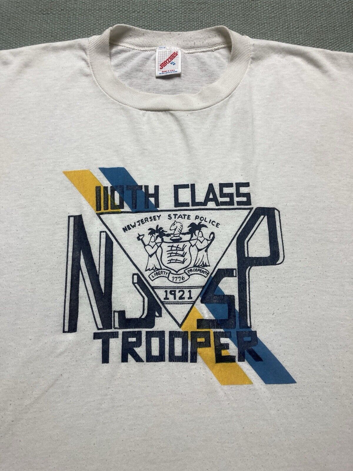 Jerzees × Vintage 80s tshirt New Jersey state police 110th class distressed XL Size US XL / EU 56 / 4 - 3 Thumbnail