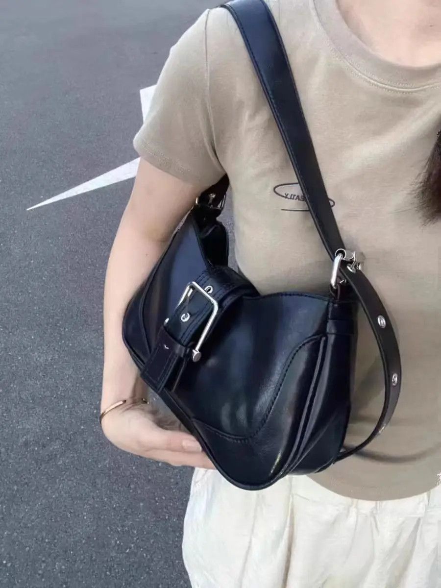 Japanese Brand × Vintage Vintage Versatile Rare Design Crossbody Bag Size ONE SIZE - 1 Thumbnail