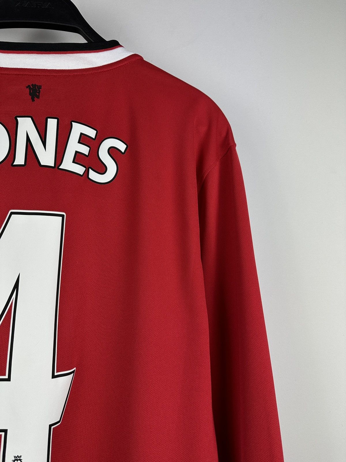 Nike #4 Jones Manchester United Nike Long Sleeve Soccer Jersey Size US M / EU 48-50 / 2 - 15 Thumbnail