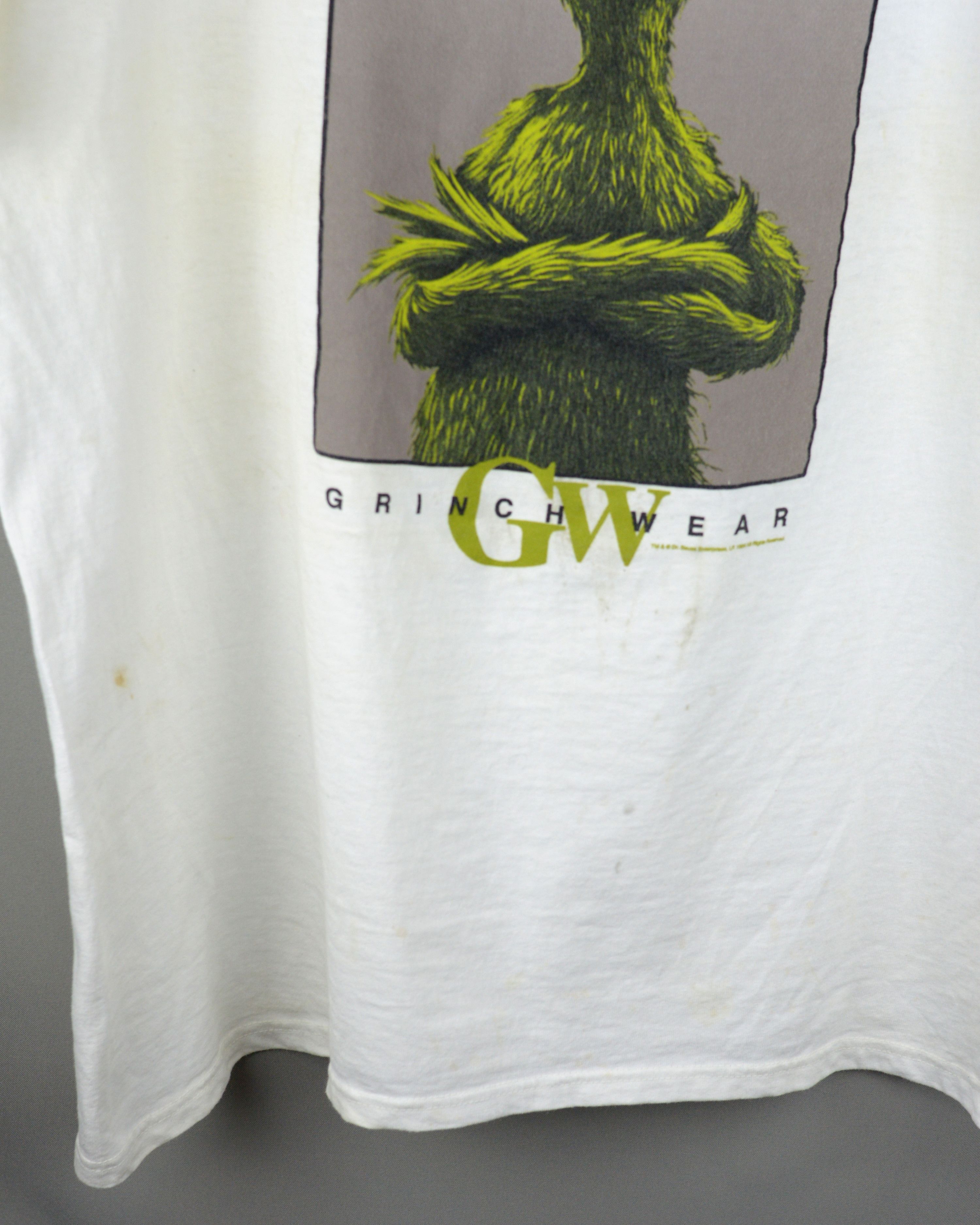 Vintage Vintage Dr Seuss Grinch wear 1999 t shirt Size US XL / EU 56 / 4 - 3 Thumbnail