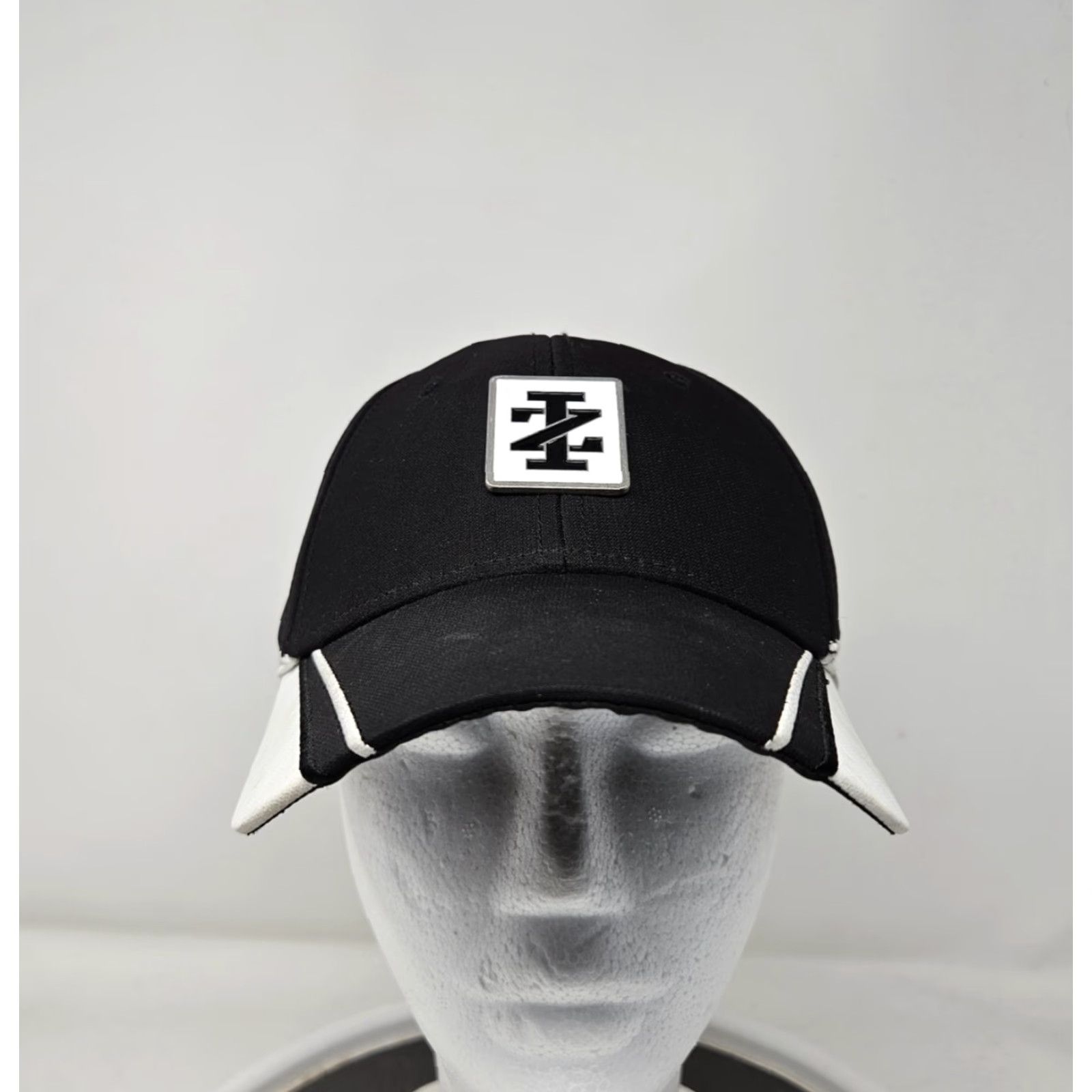 Izod IZOD Hat Cap Strap Back Black White Metal Patch Preppy Mens One Size Adjustable Baseball Cap】 Size ONE SIZE - 2 Thumbnail