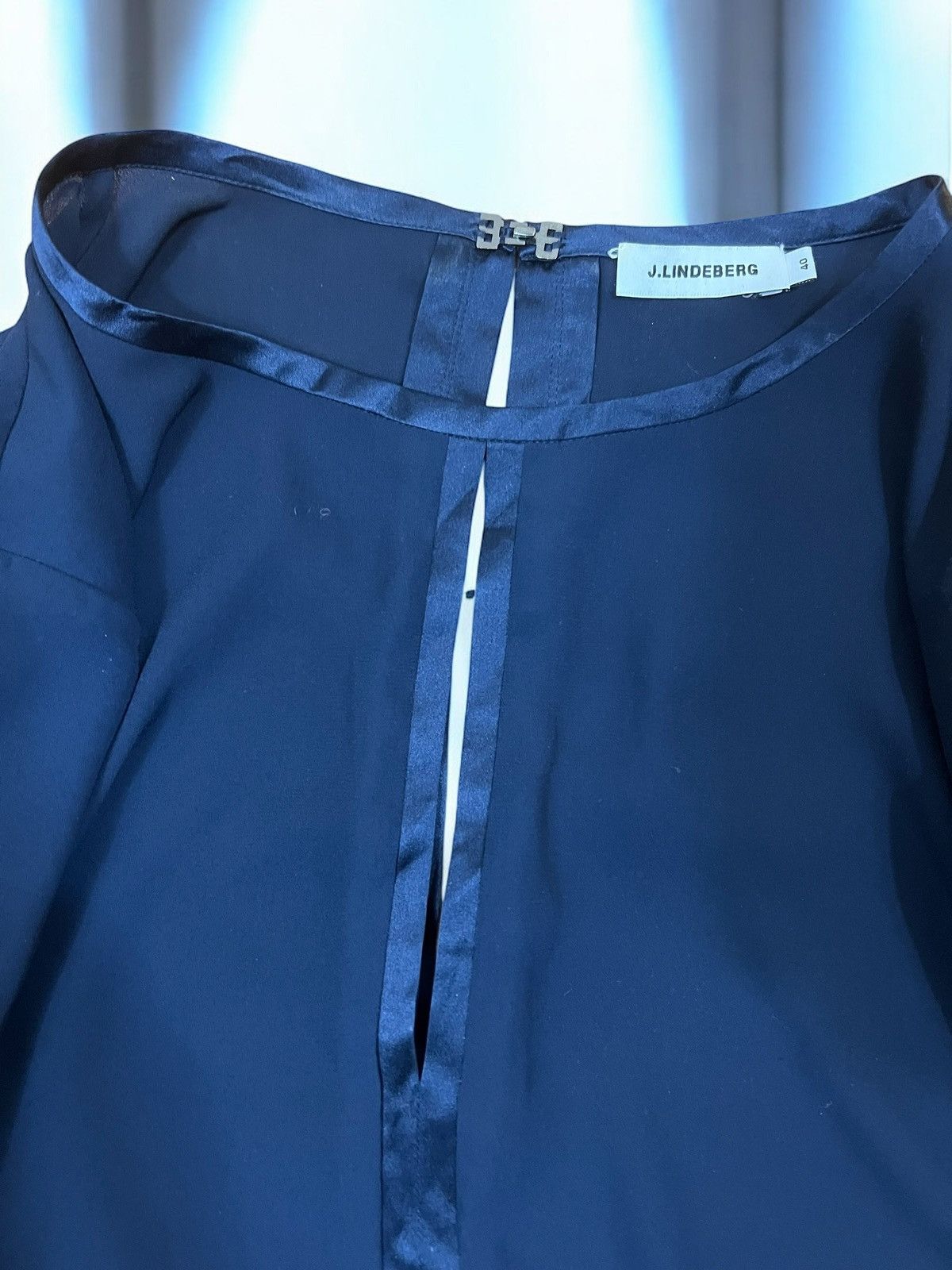 J.Lindeberg J.Lindeberg Destiny Fine Poly Crepe Navy Blouse size L Size L / US 10 / IT 46 - 5 Thumbnail