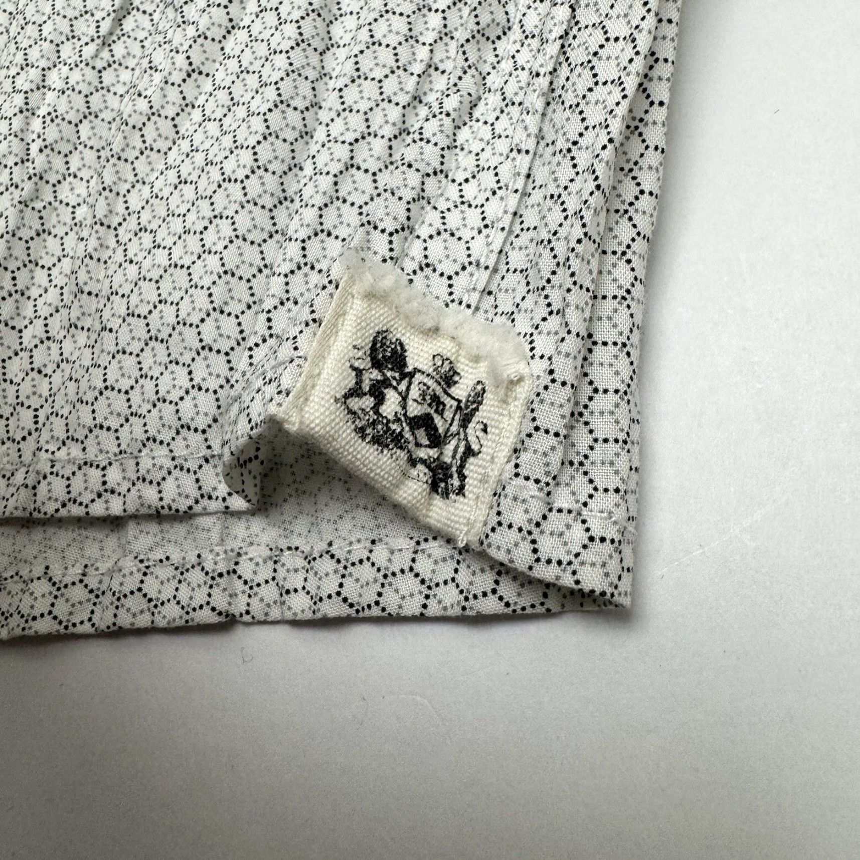 Juicy Couture Juicy Couture Mens Large Short Sleeve Button Up White Dotted Grid T Shirt Size US L / EU 52-54 / 3 - 2 Thumbnail