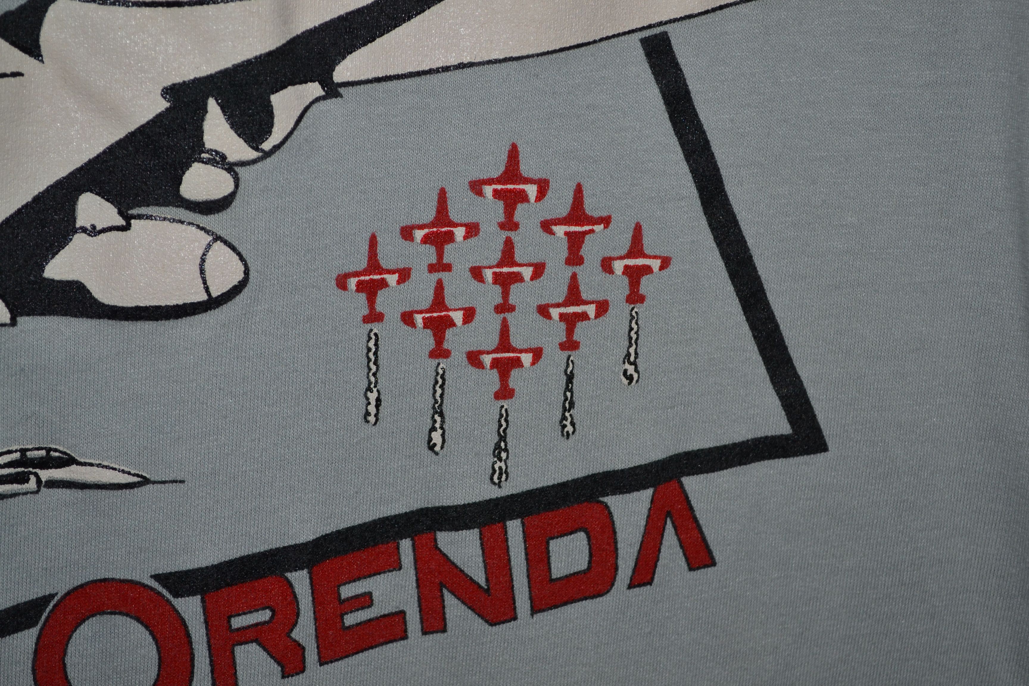 Vintage Vintage Orenda Snowbirds T-shirt Military Plane S XL 80s Size US XS / EU 42 / 0 - 5 Thumbnail