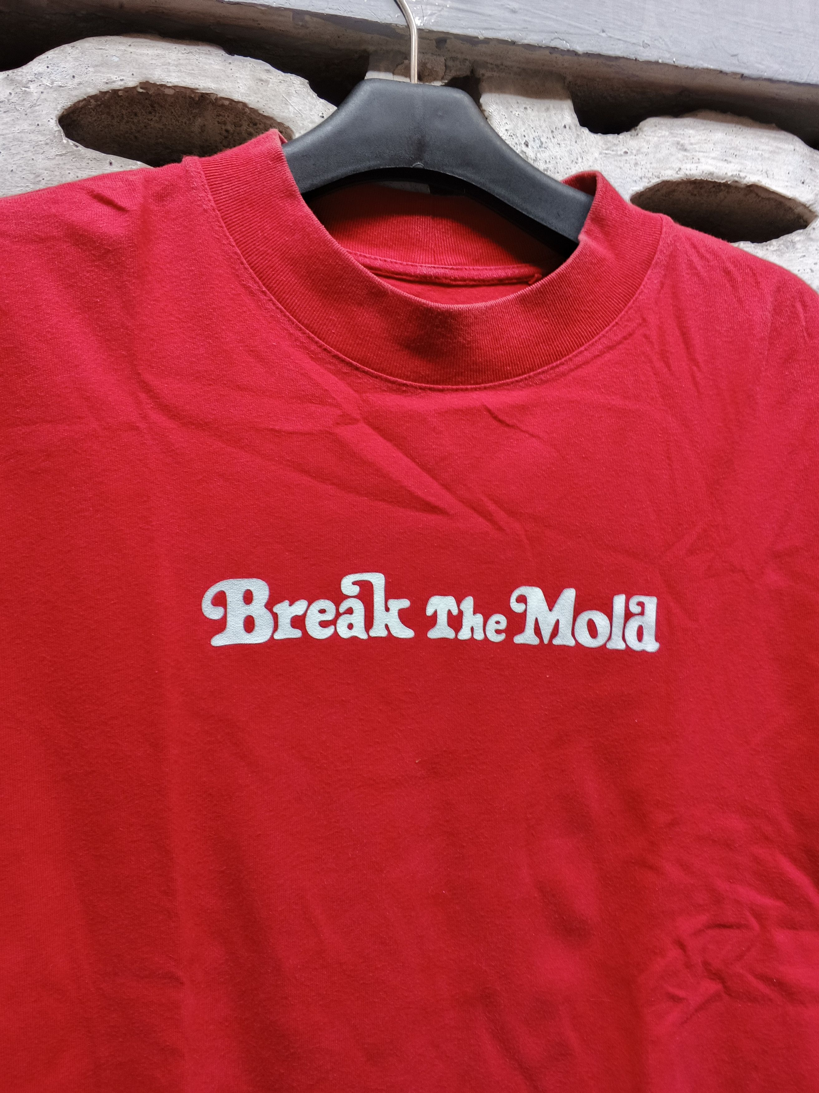 Uniqlo × Verdy Verdy Break The Mold Size US M / EU 48-50 / 2 - 3 Thumbnail