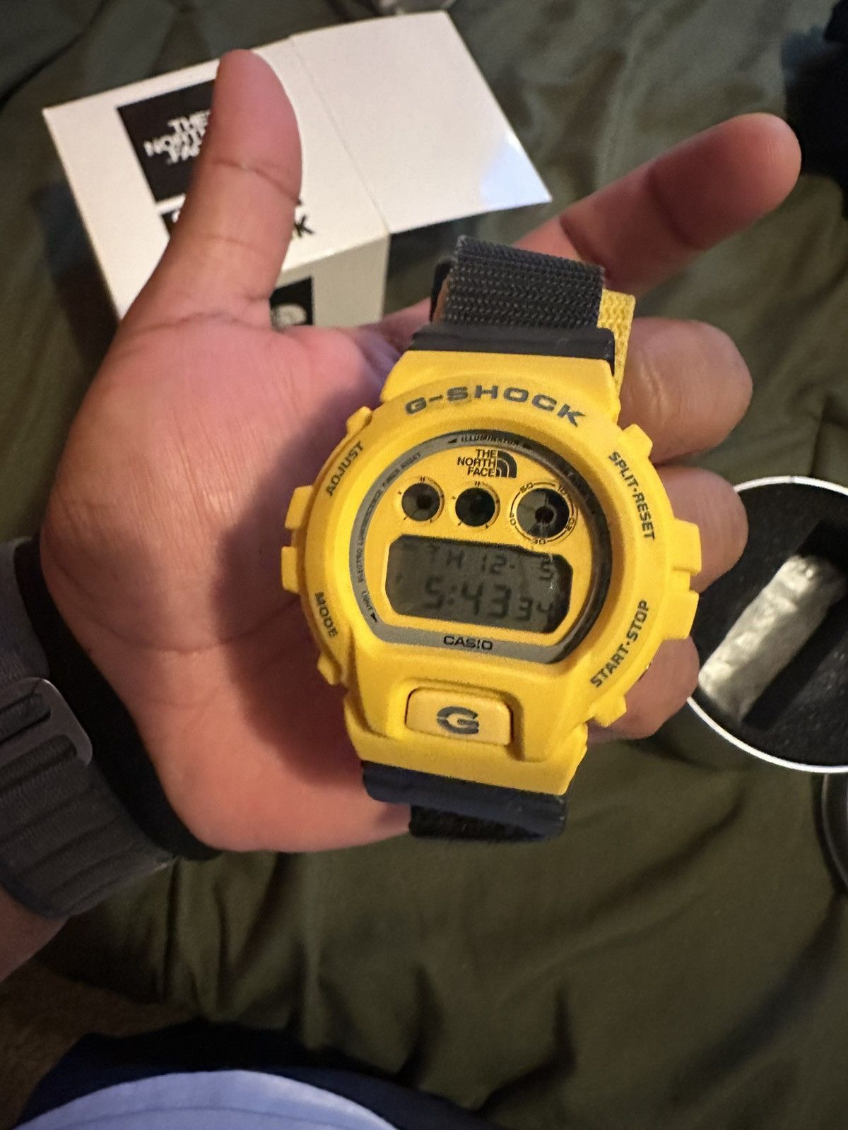 Supreme Supreme x The North Face x Casio G-Shock DW-6900 Watch Yell Size ONE SIZE - 3 Thumbnail