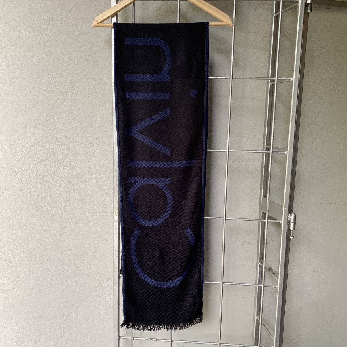 Calvin Klein Calvin Klein Navy & Black Logo Fringe Scarf Size ONE SIZE - 8 Thumbnail