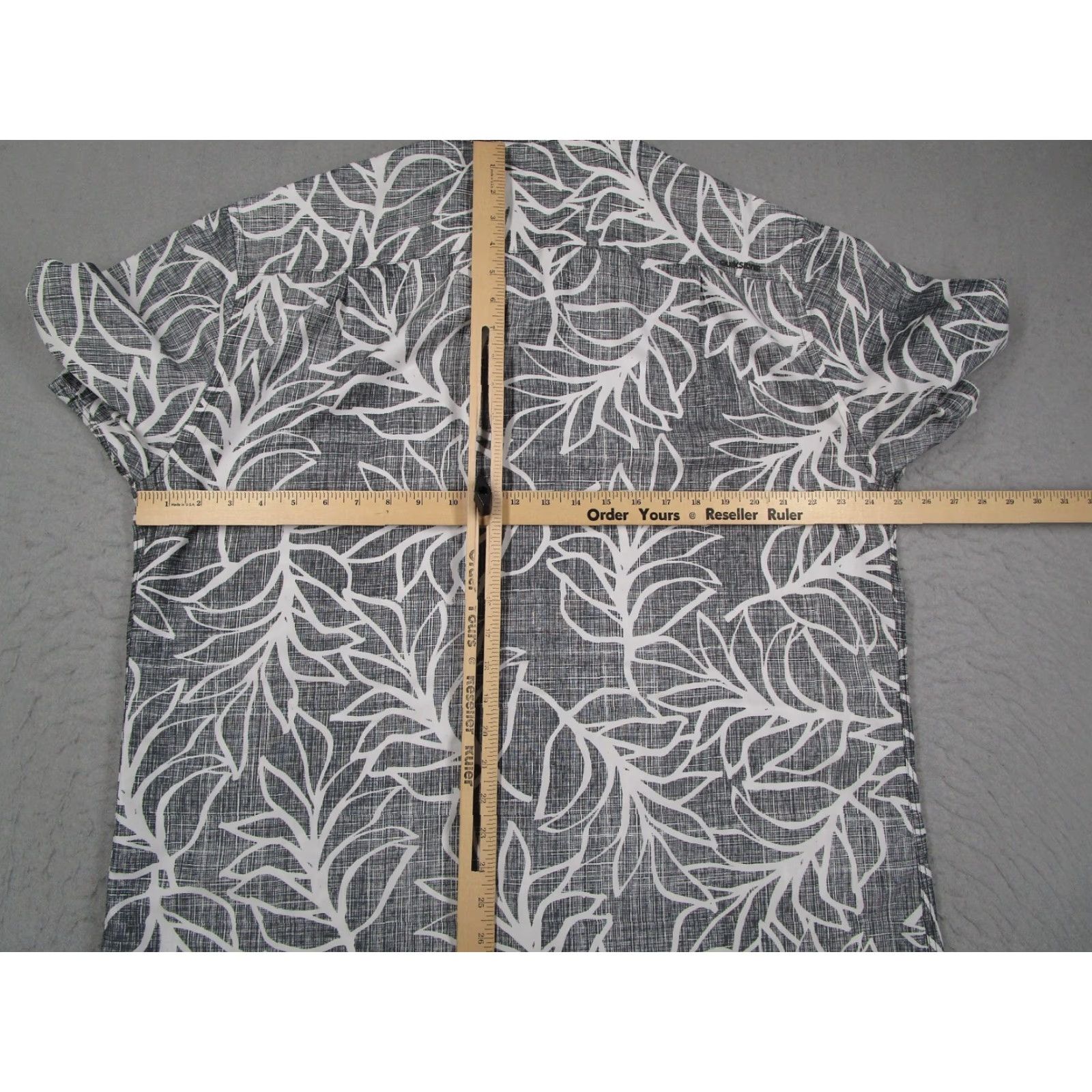 Quiksilver Quiksilver Waterman Shirt Mens 2XL Hawaiian Short Sleeve Button Up Regular Fit Gray Floral Tropical Leaf Print Casual Shirt Mens 2XL Size US XXL / EU 58 / 5 - 5 Thumbnail