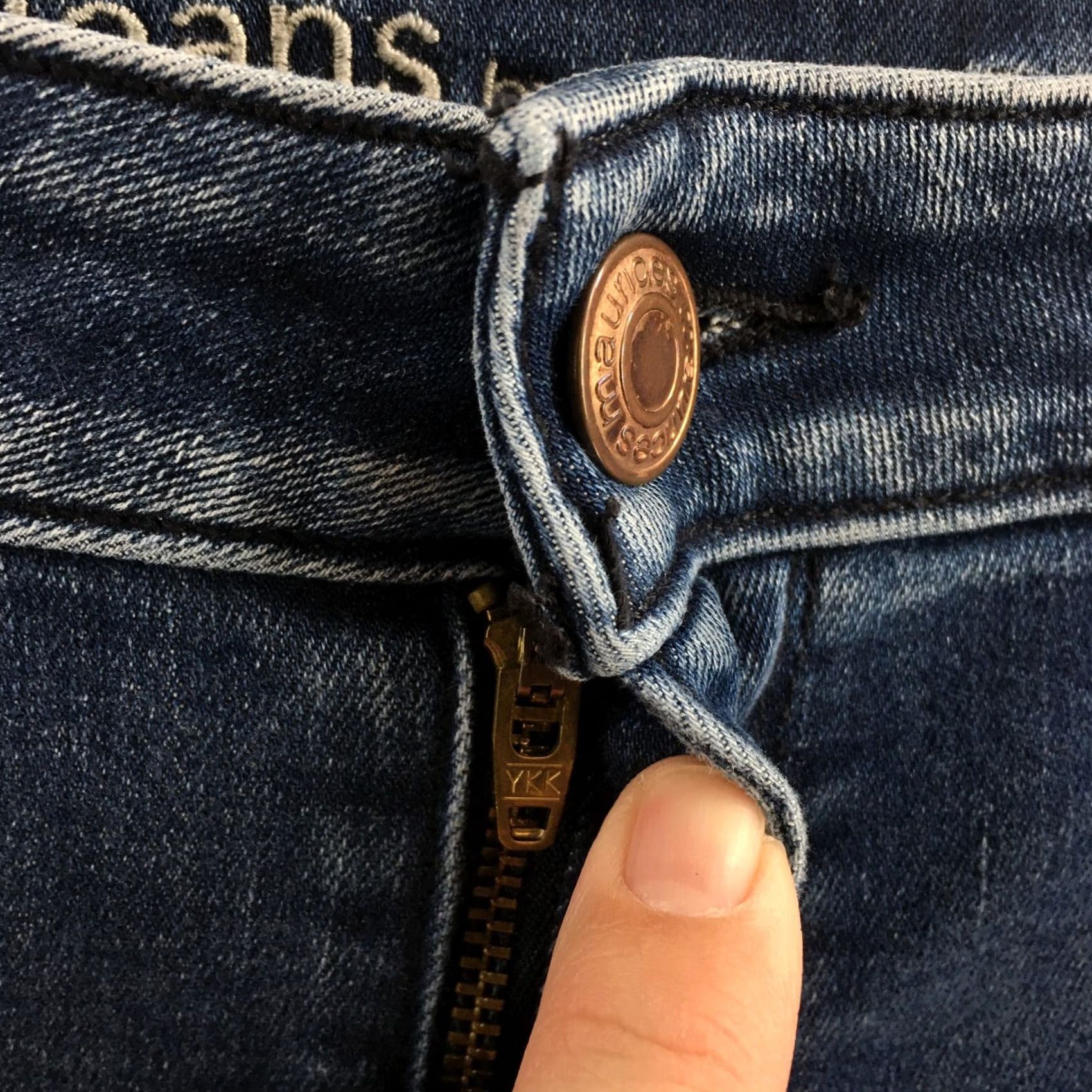 Vintage M Jeans by Maurices Cropped Jeans Womens 2XL Blue Denim Zip Slim Regular Modern Classic Size 40" / US 18 - 7 Thumbnail