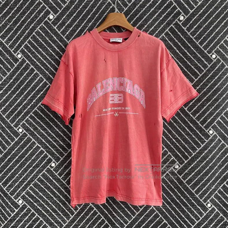 Balenciaga Balenciaga Printed Cracked Hole Distressed Washed T-Shirt Size US S / EU 44-46 / 1 - 1 Thumbnail