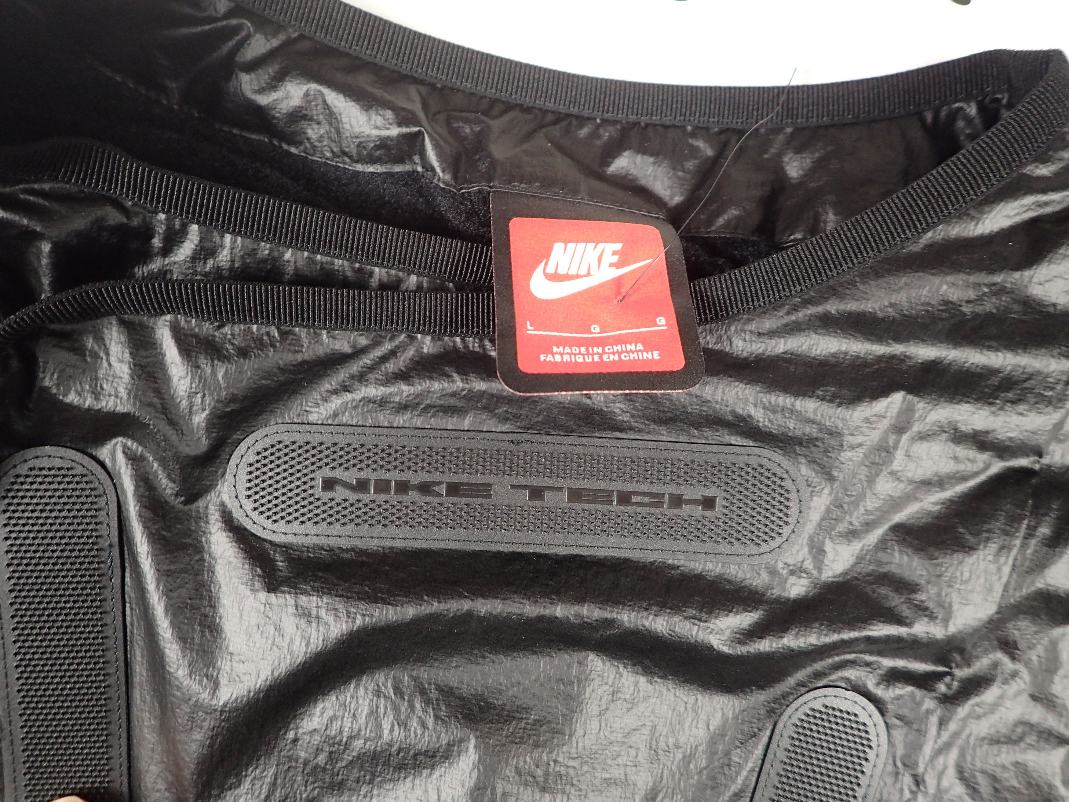 Nike UNRELEASED SAMPLE NIKE TECH Mens Large LIGHTWEIGHT JACKET Size US L / EU 52-54 / 3 - 2 Thumbnail