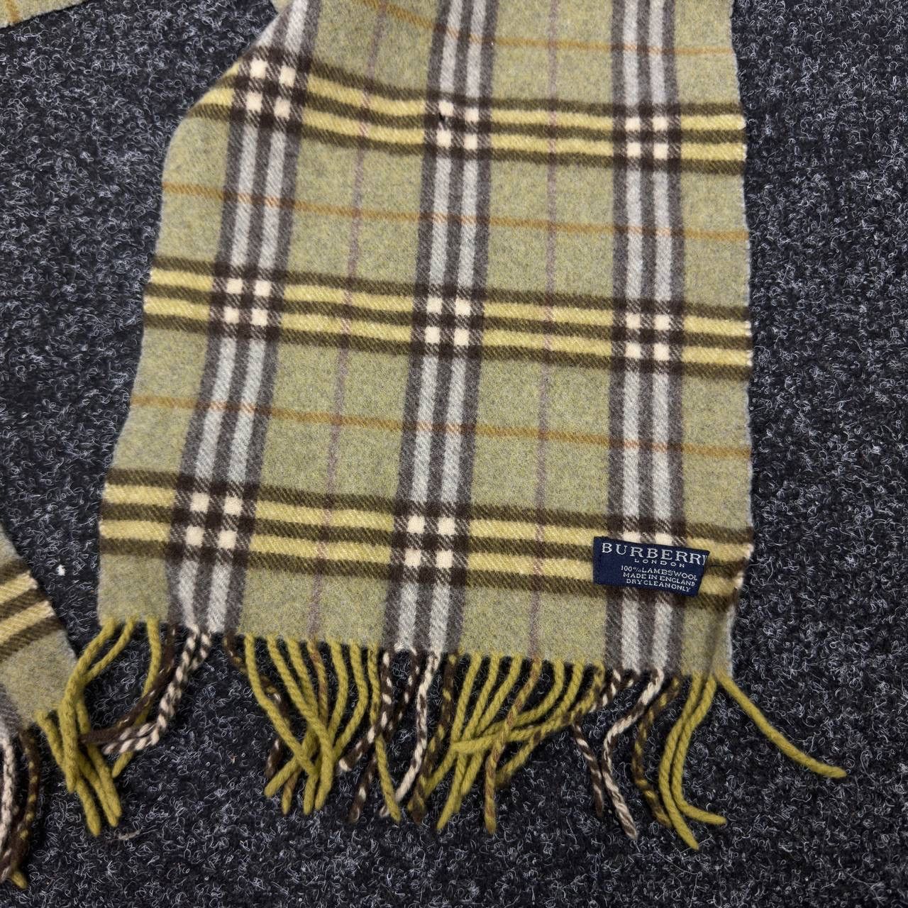 Burberry Burberry Vintage Scarf Lambswool Novacheck Luxury Size ONE SIZE - 3 Thumbnail