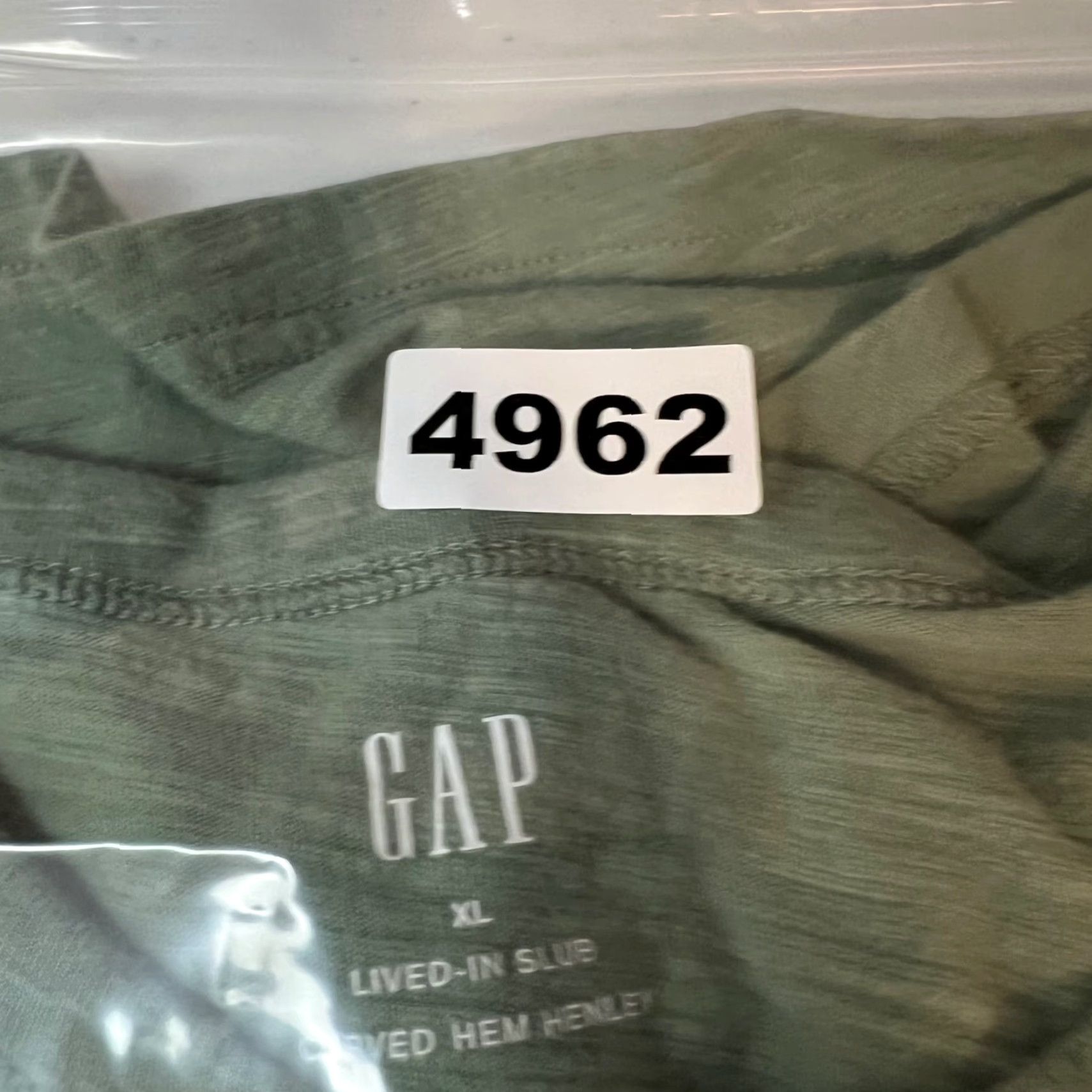 Gap Gap Mens XL Green Henley T-Shirt 100% Cotton Short Sleeve Slub Curved Hem Shirt VINTAGE? No, 2020-2029 Size US XL / EU 56 / 4 - 7 Thumbnail