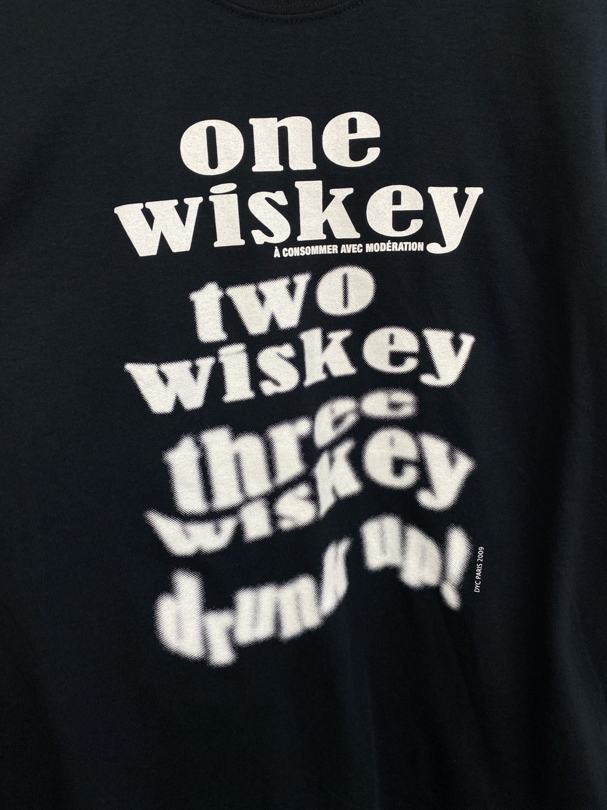 Budweiser 🇺🇸 Vintage Y2K One Whiskey Two Whiskey Humor T-Shirt Rare Size US L / EU 52-54 / 3 - 4 Thumbnail
