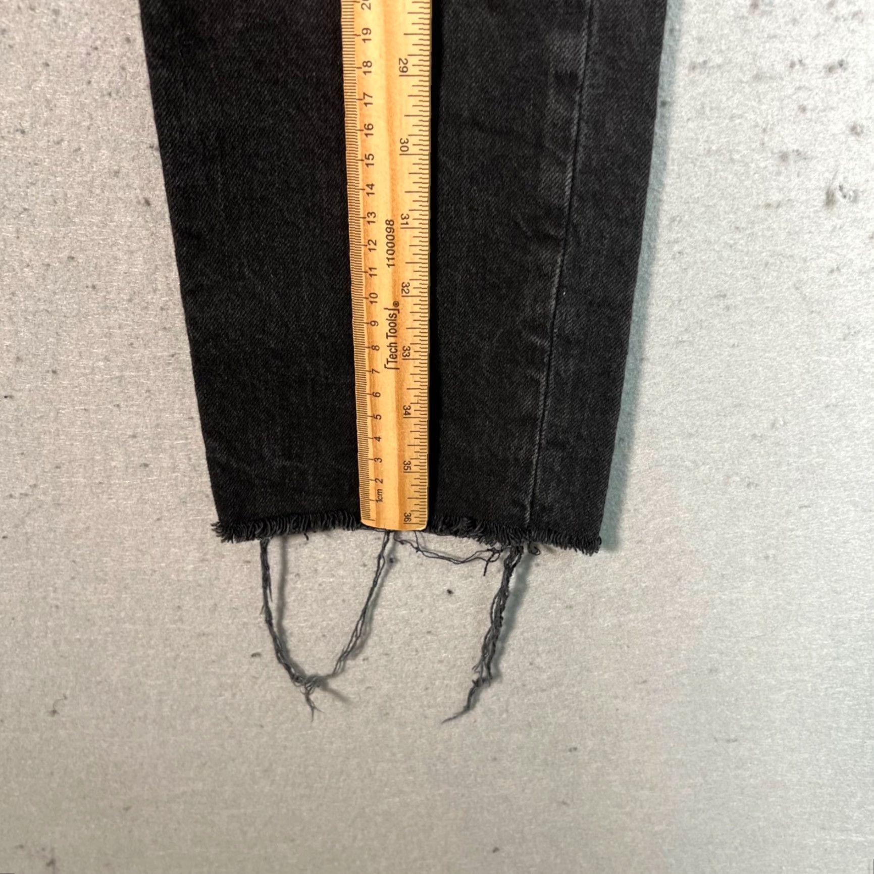 Bdg BDG Urban Outfitters Dillon Black High-Rise Distressed Jeans 26 x 32 Womens Denim Button 5-Pocket Distressed Jeans Size 26" / US 2 / IT 38 - 6 Thumbnail
